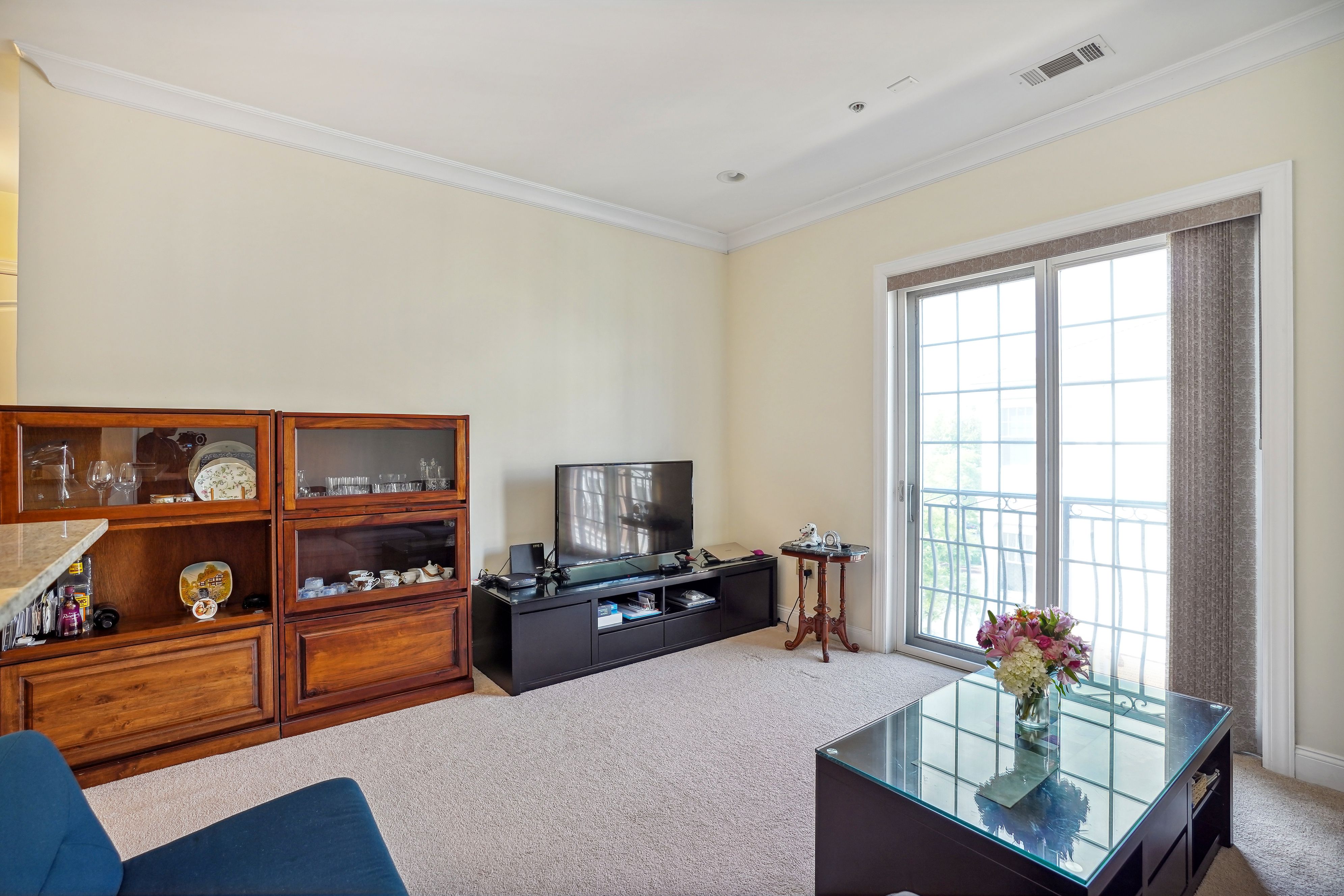 2307 The Plaza Unit# 2307