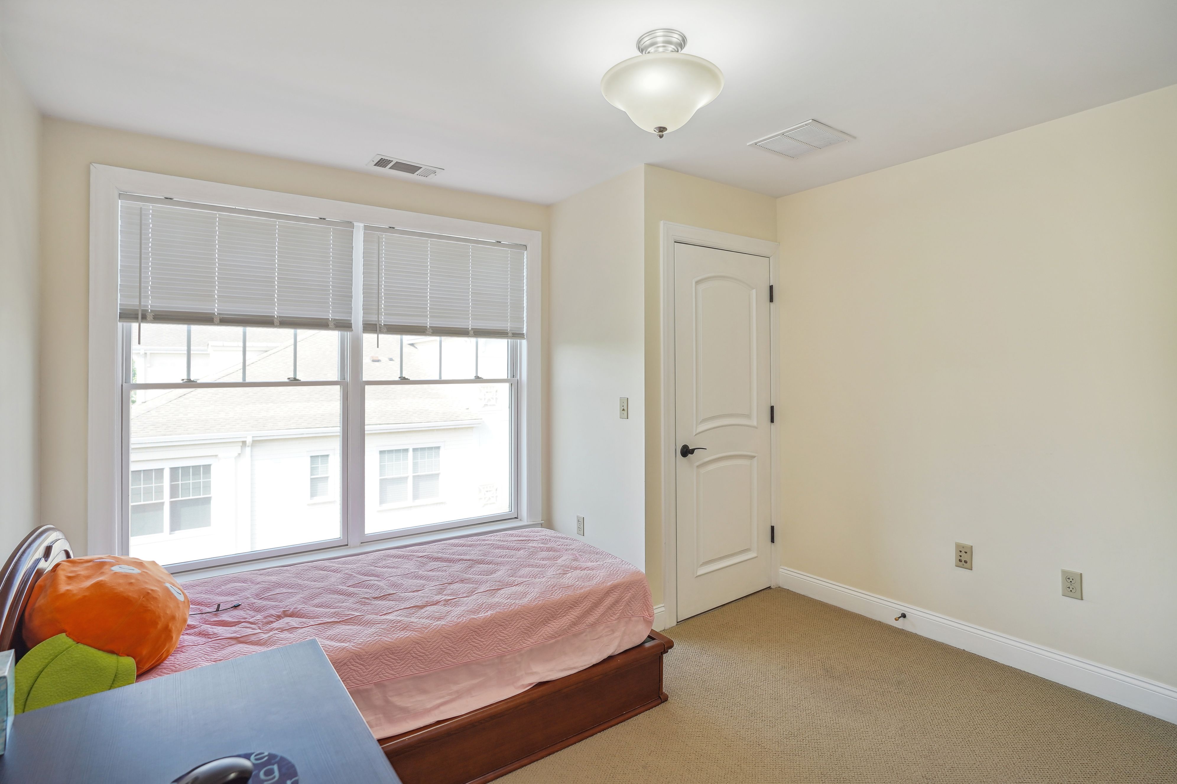 2307 The Plaza Unit# 2307