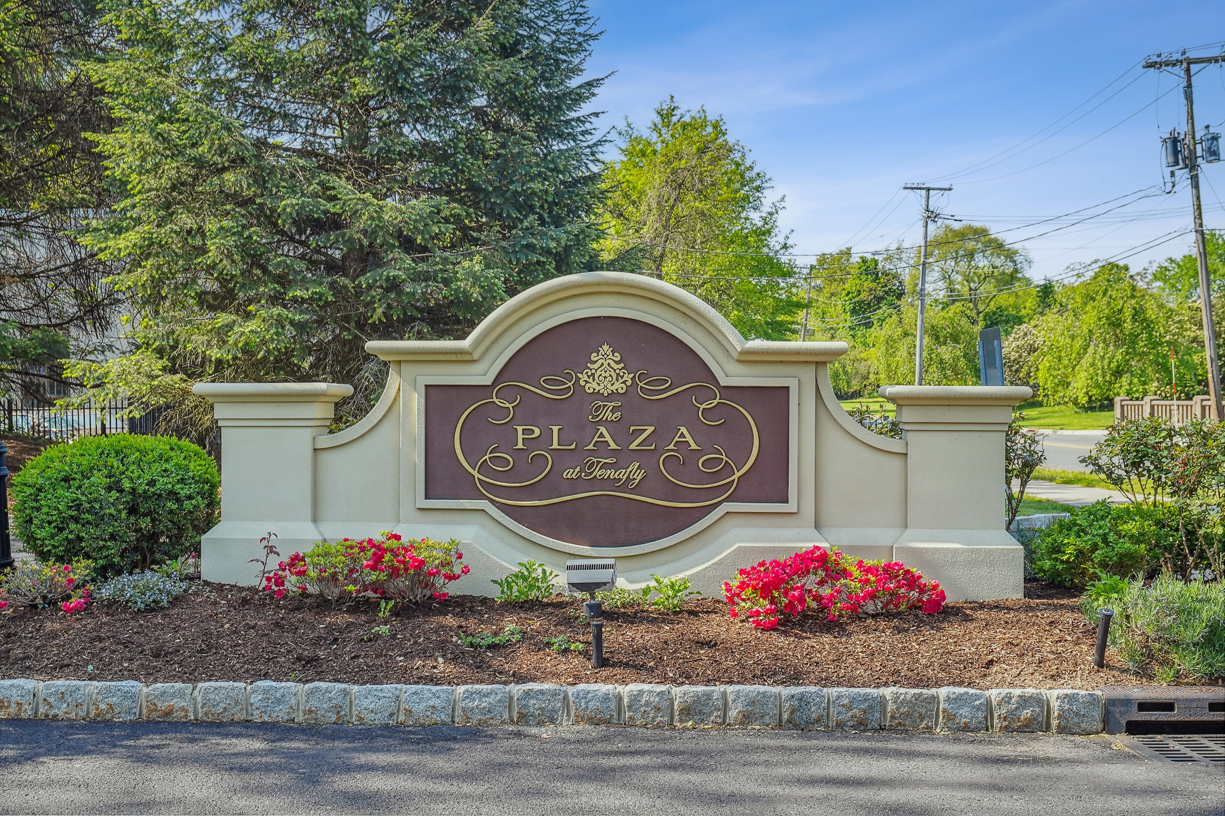 2307 The Plaza Unit# 2307