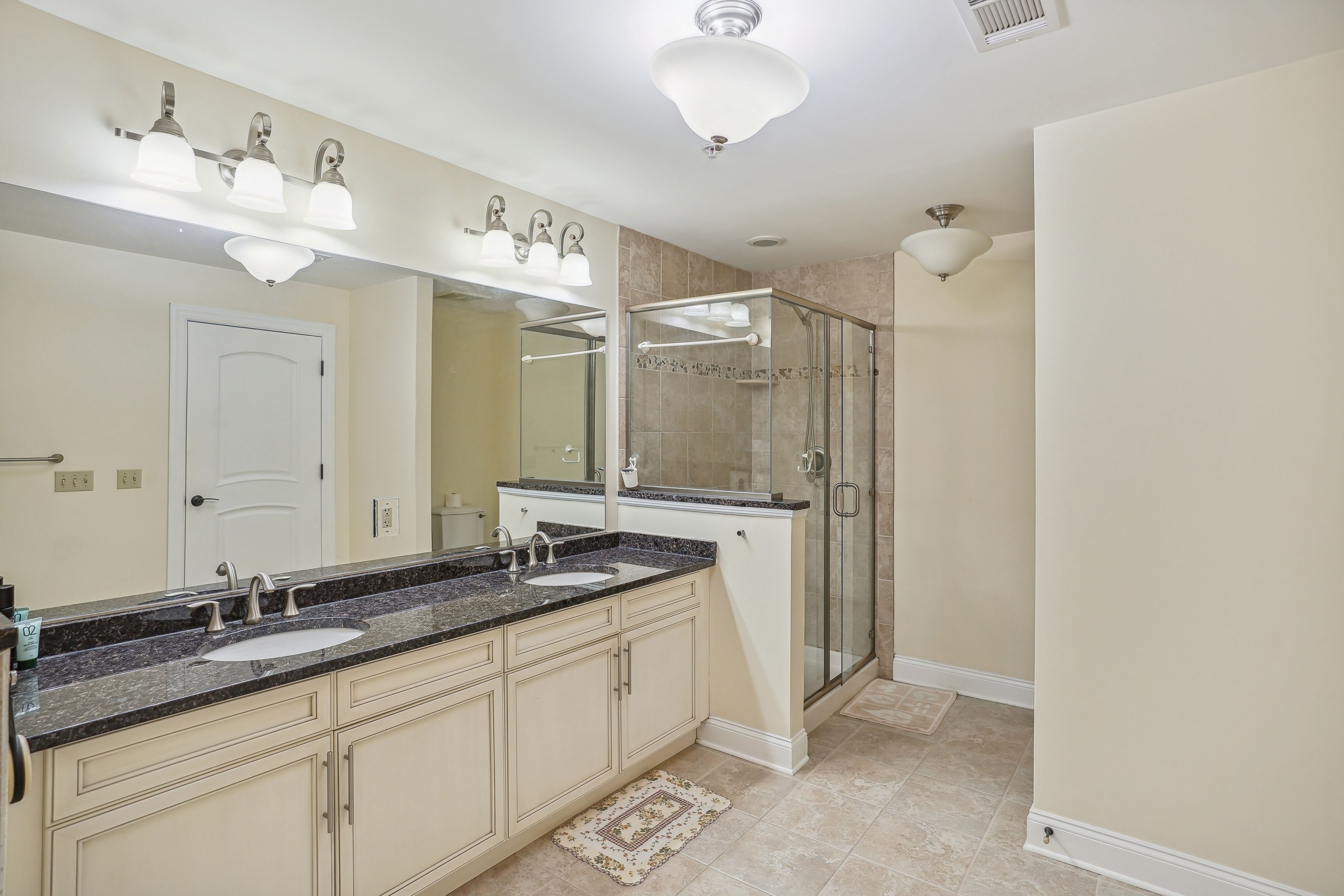 2307 The Plaza Unit# 2307