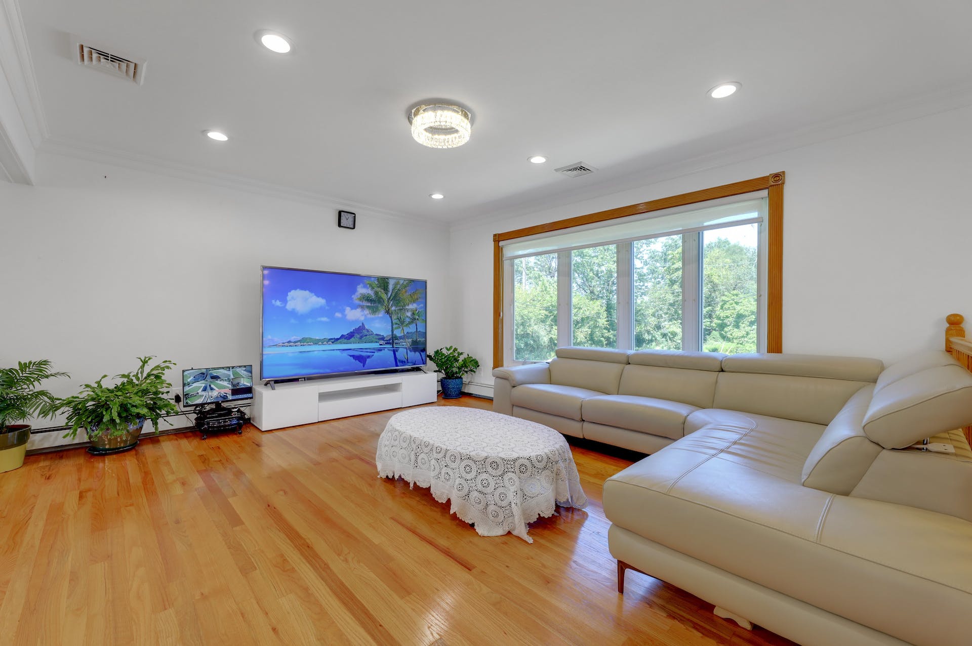 10 Ray Avenue 