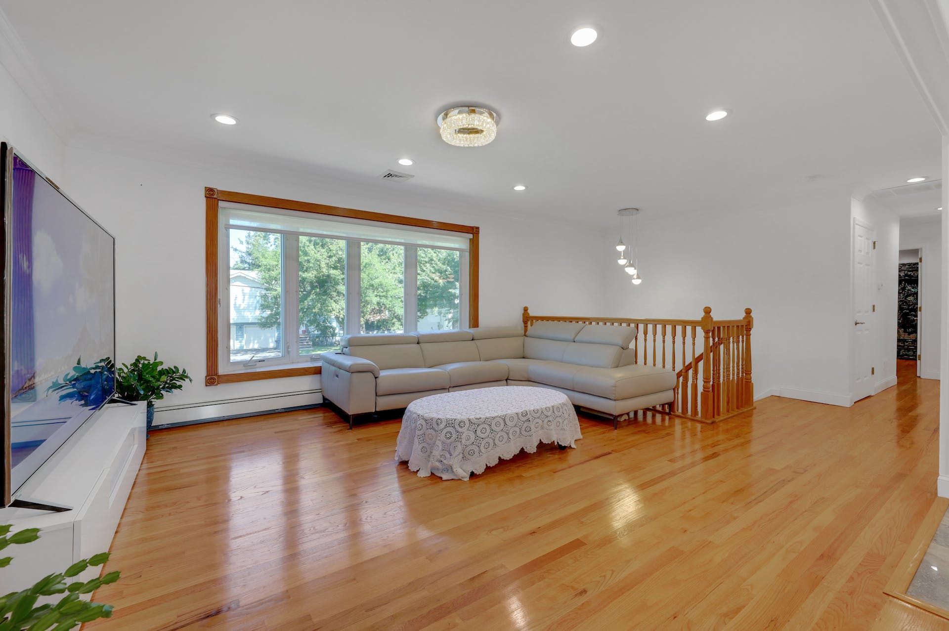 10 Ray Avenue 