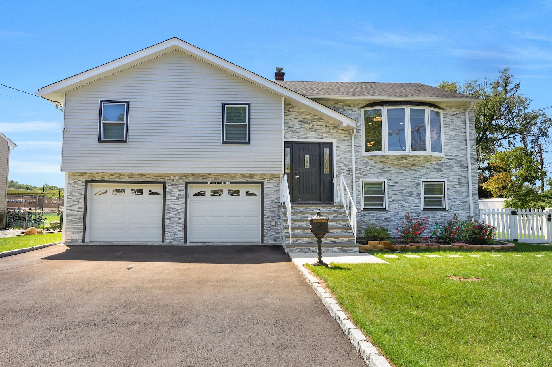 10 Ray Avenue 