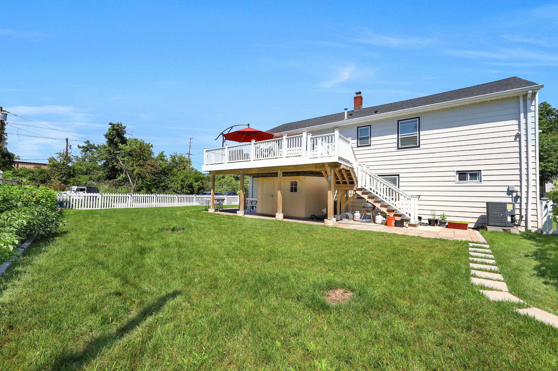 10 Ray Avenue 