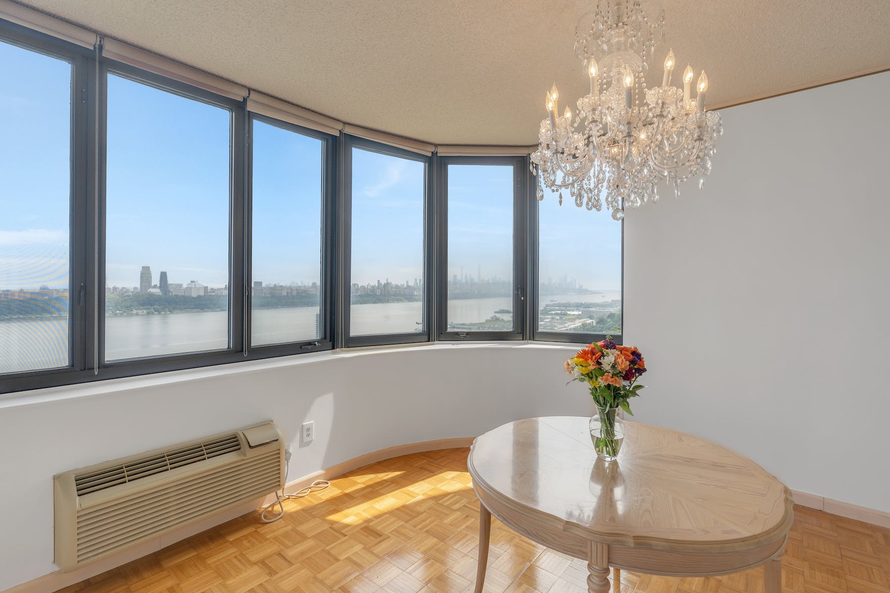 100 Carlyle Drive 8KN 