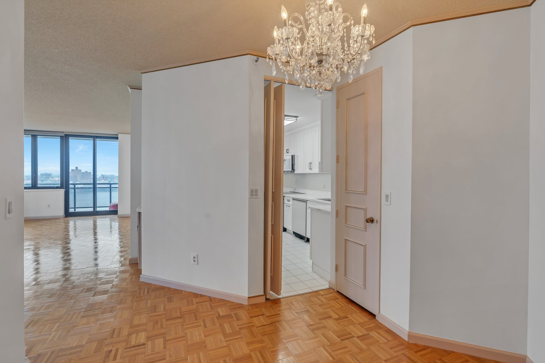 100 Carlyle Drive 8KN 