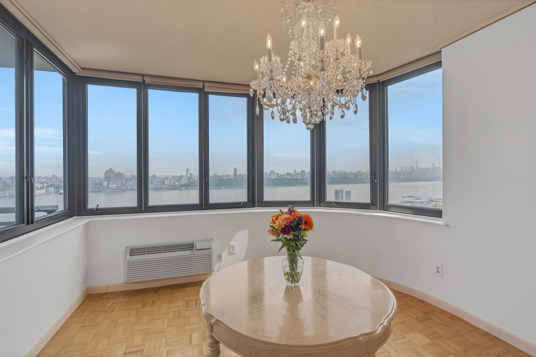 100 Carlyle Drive 8KN 