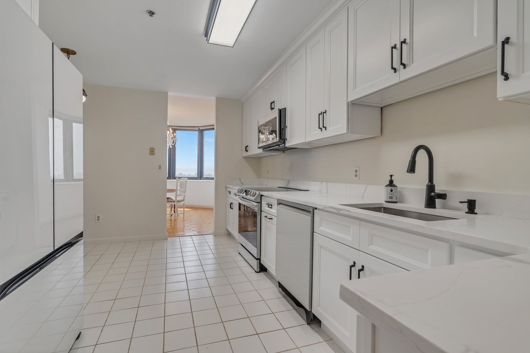 100 Carlyle Drive 8KN 