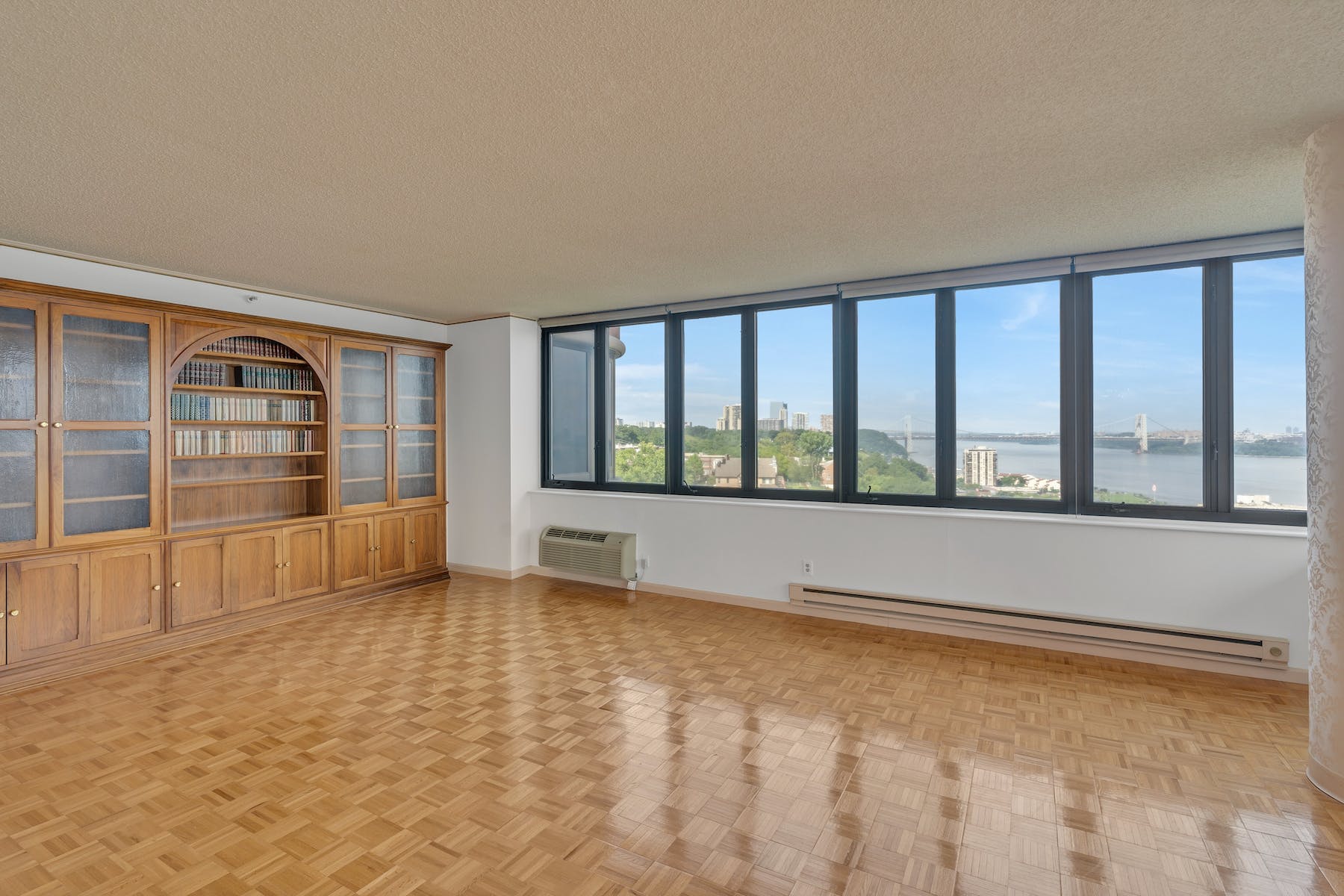 100 Carlyle Drive 8KN 
