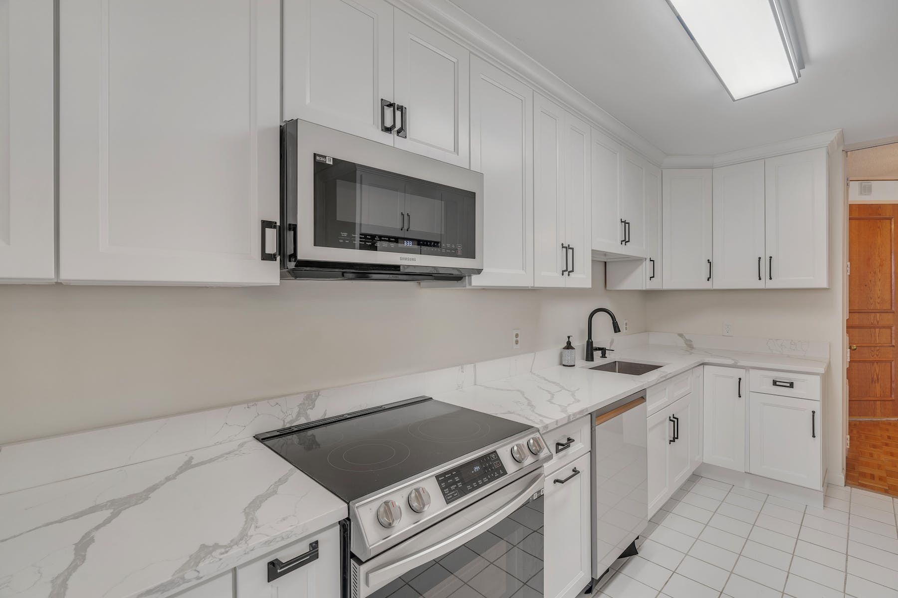 100 Carlyle Drive 8KN 