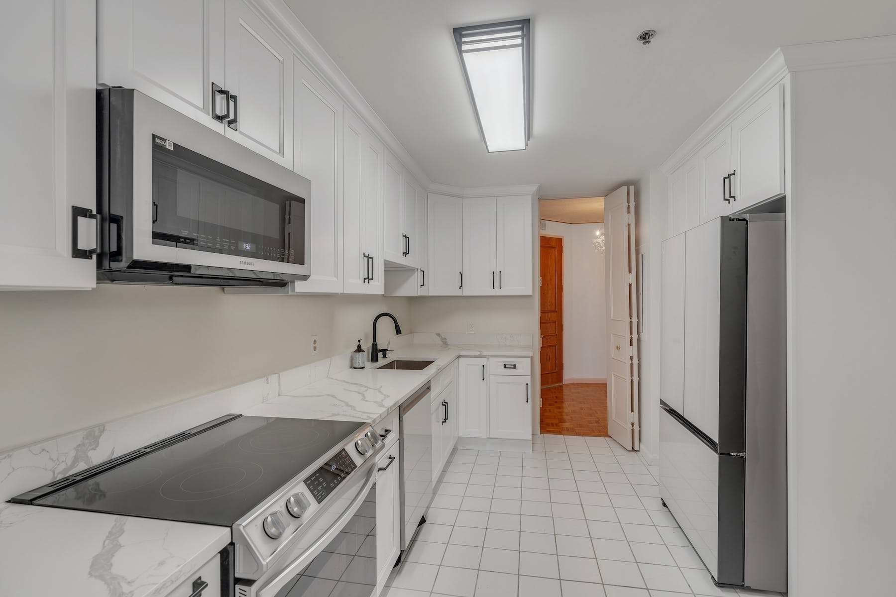 100 Carlyle Drive 8KN 