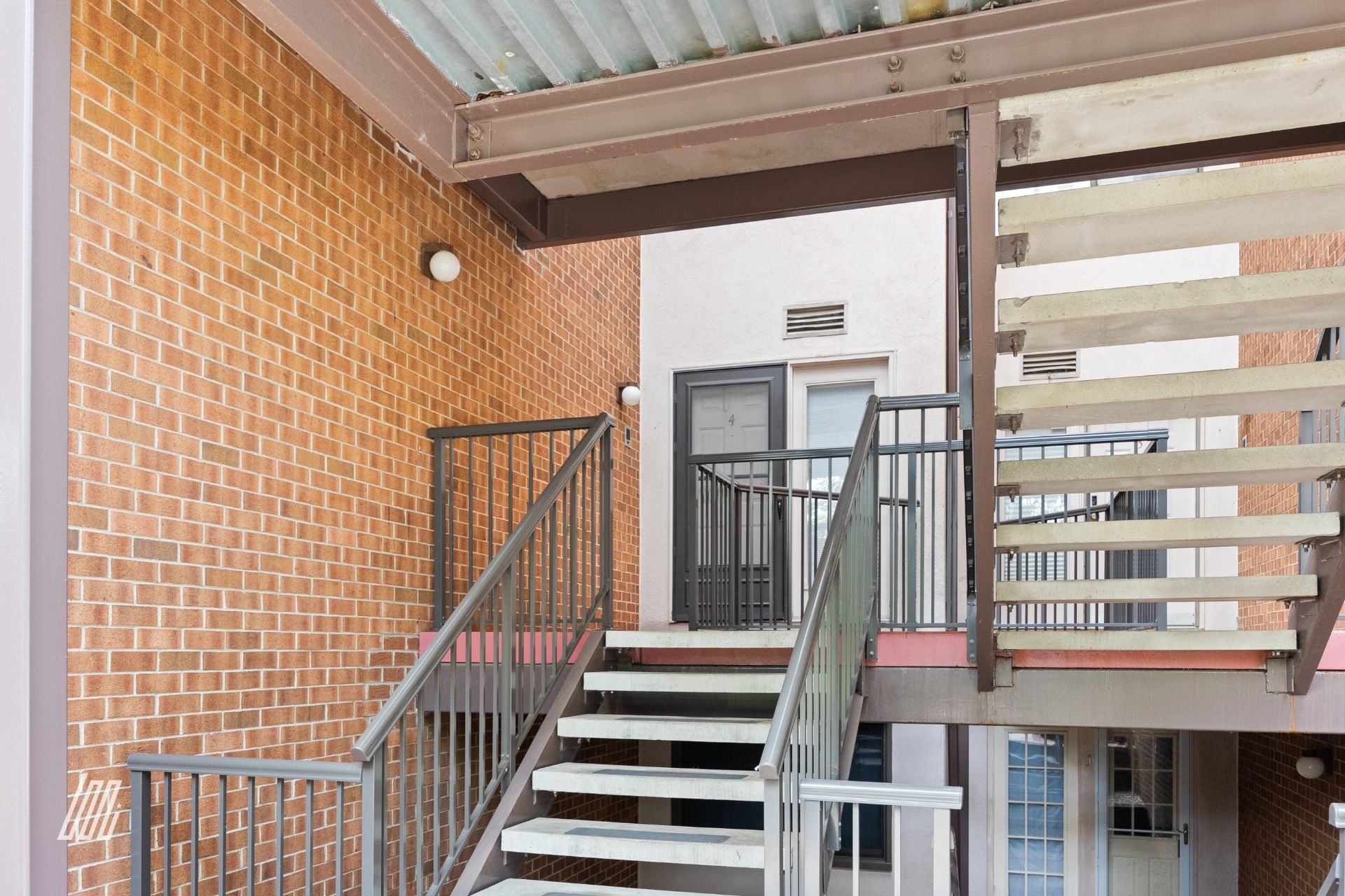 4 Whitman Court