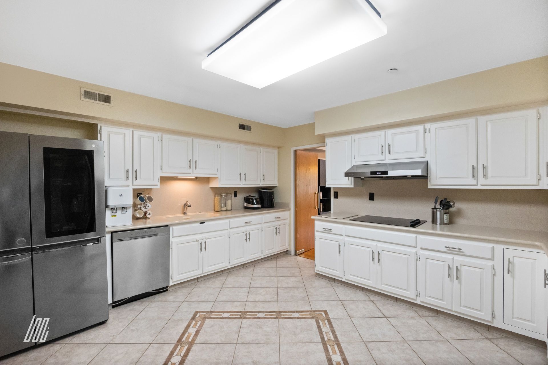 4 Whitman Court