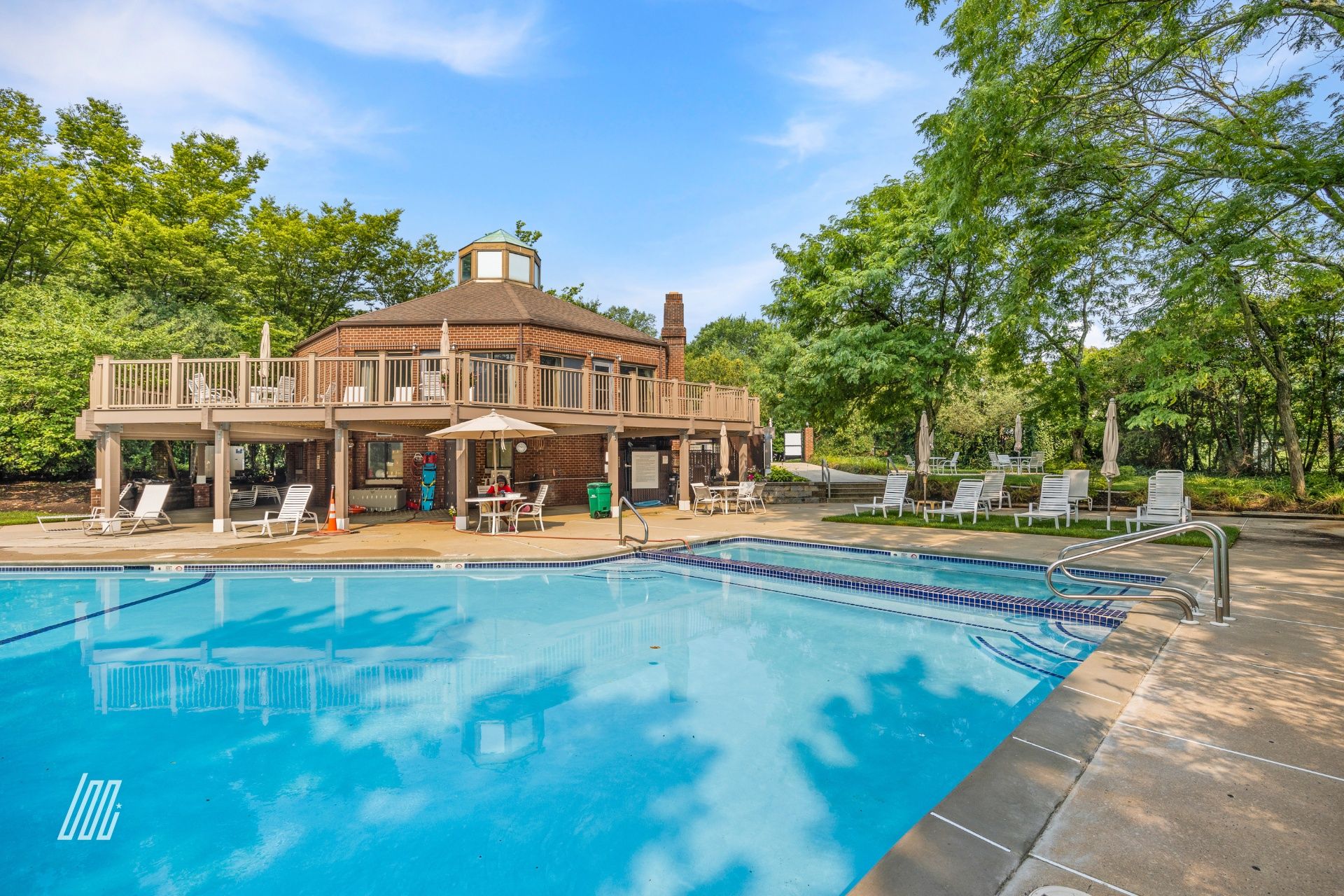 4 Whitman Court