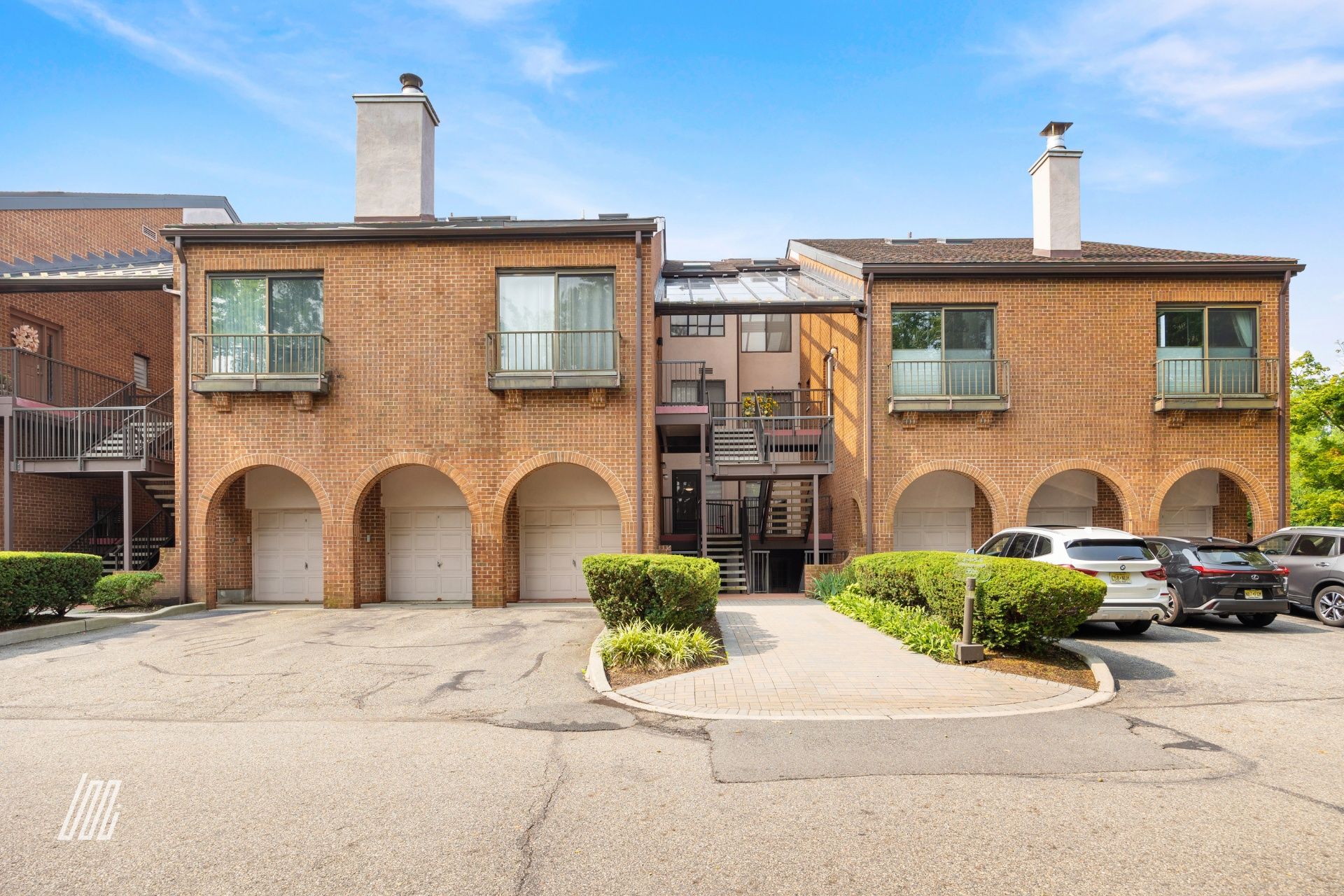 4 Whitman Court