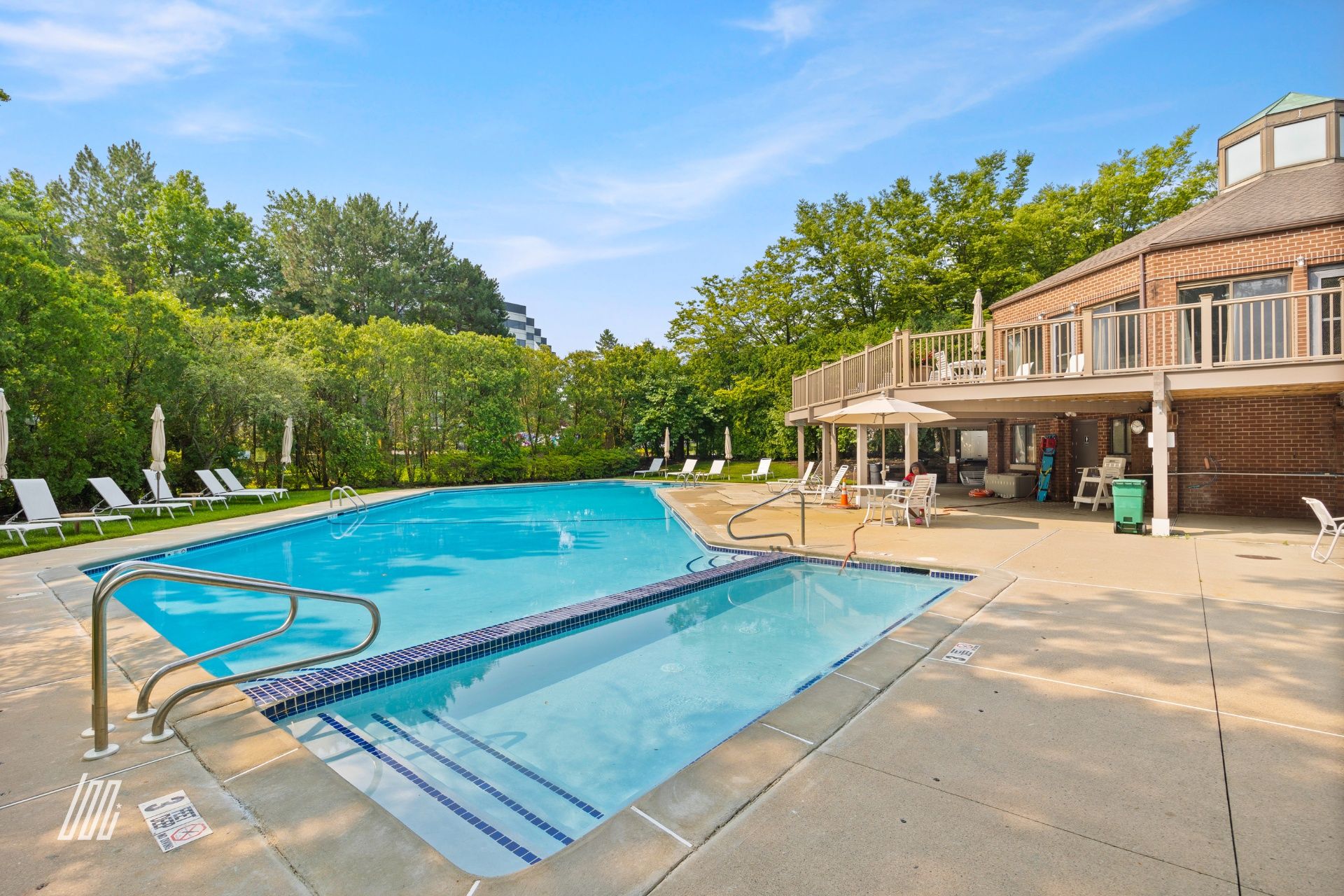 4 Eliot Court 