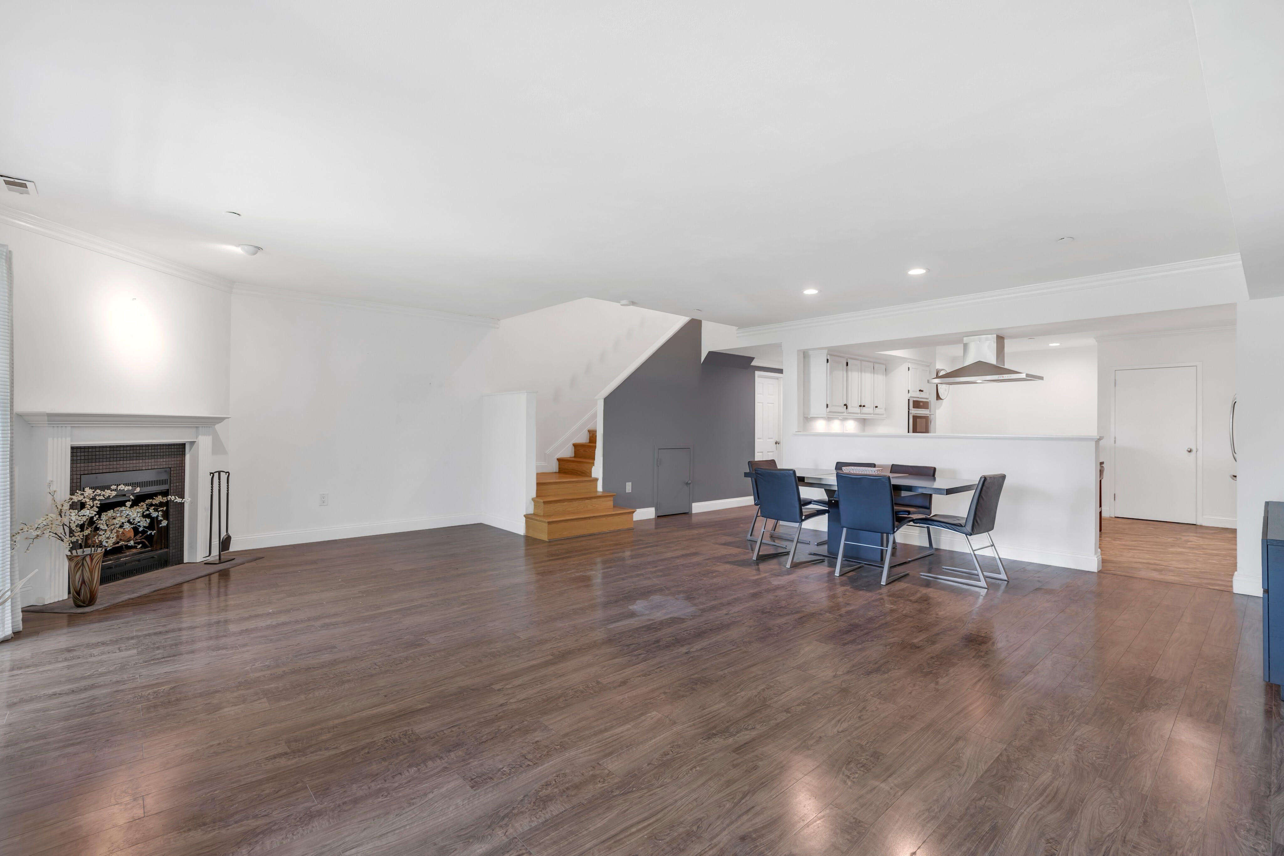 4 Eliot Court 