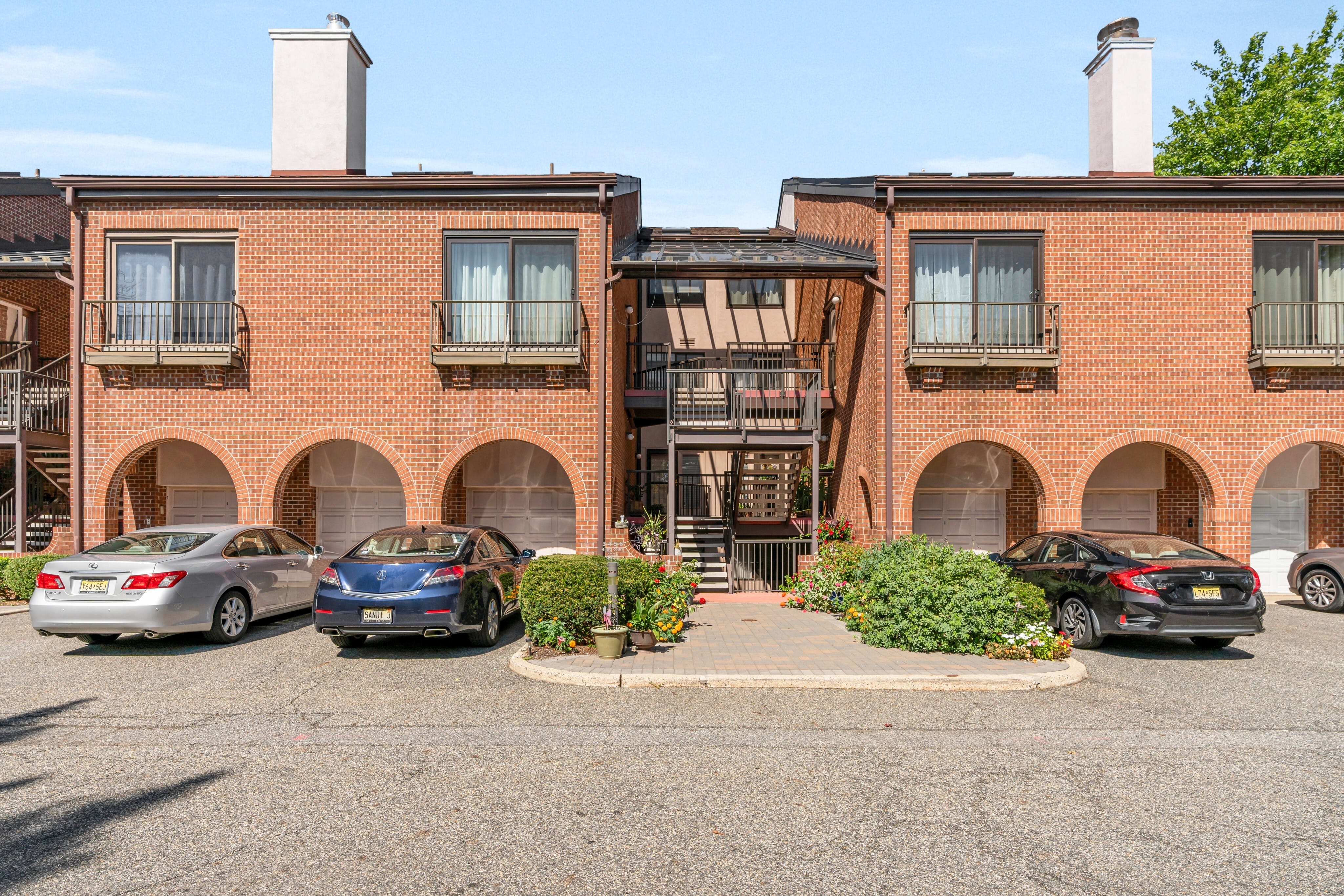 4 Eliot Court 