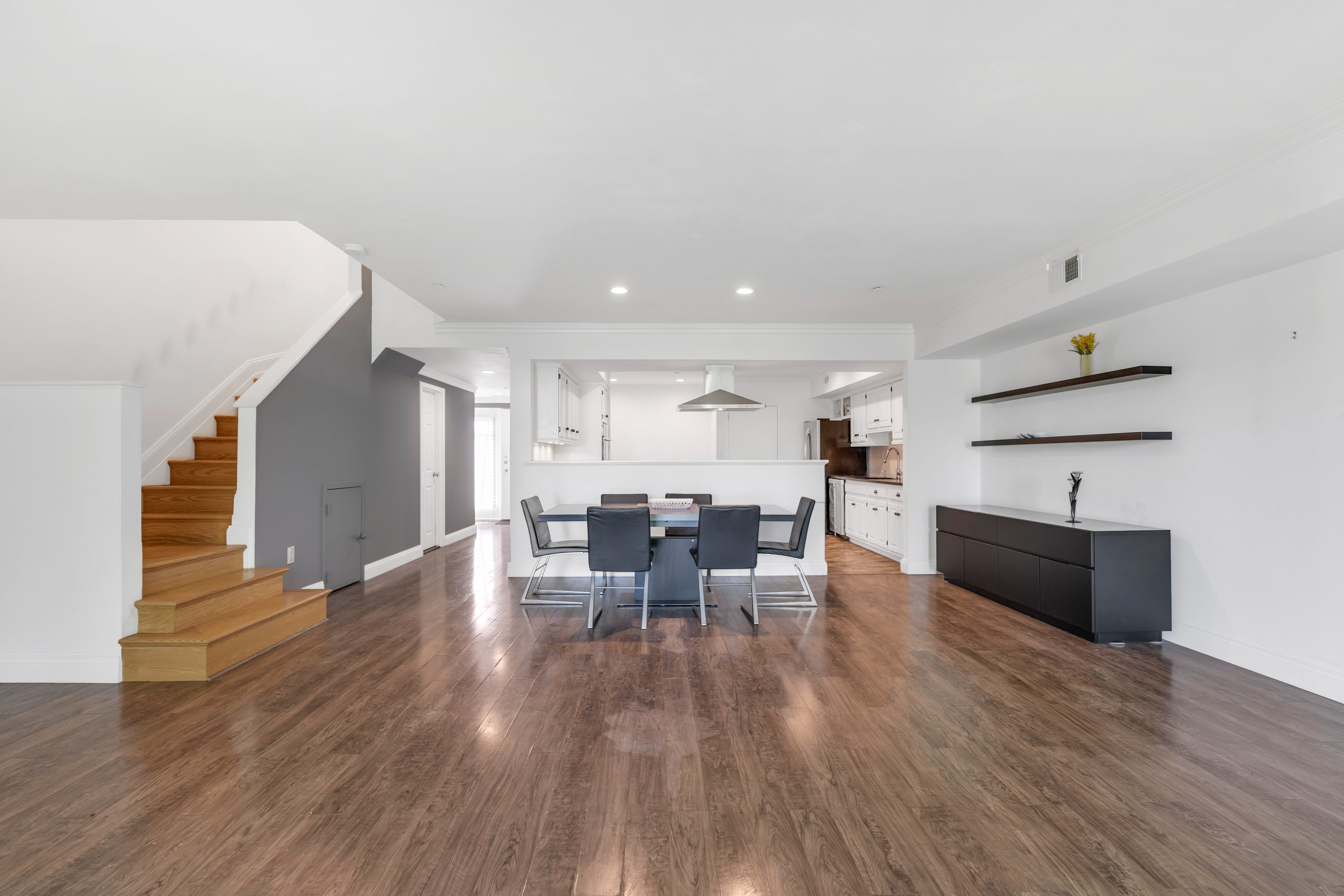 4 Eliot Court 