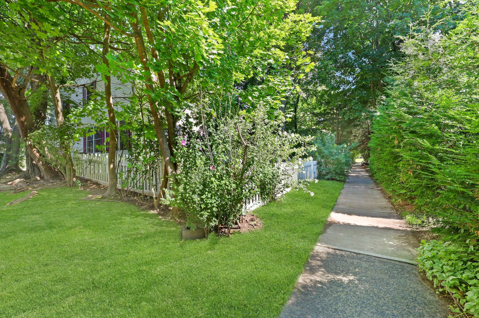 20-06 Radburn Road