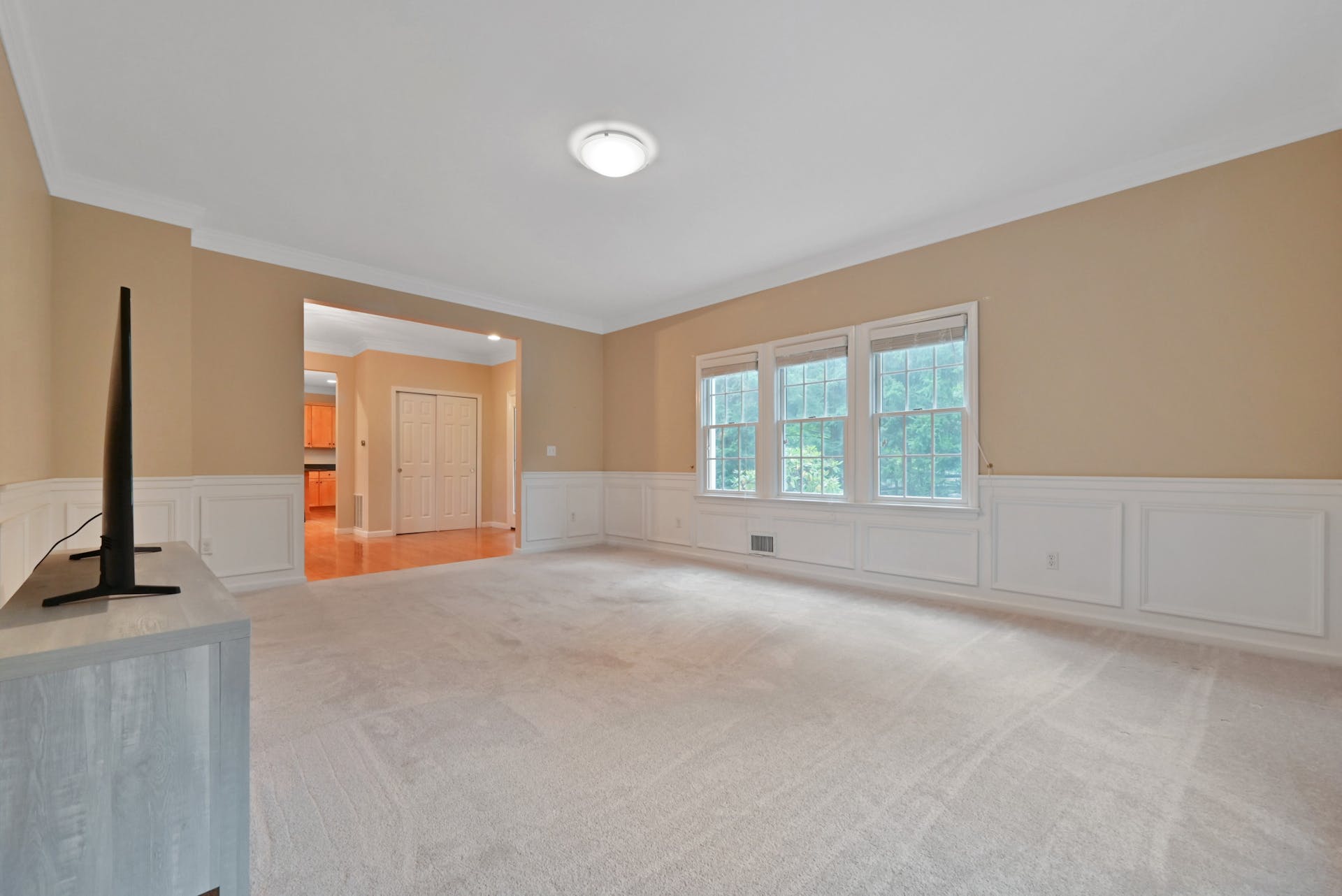 280 Airmount Ave