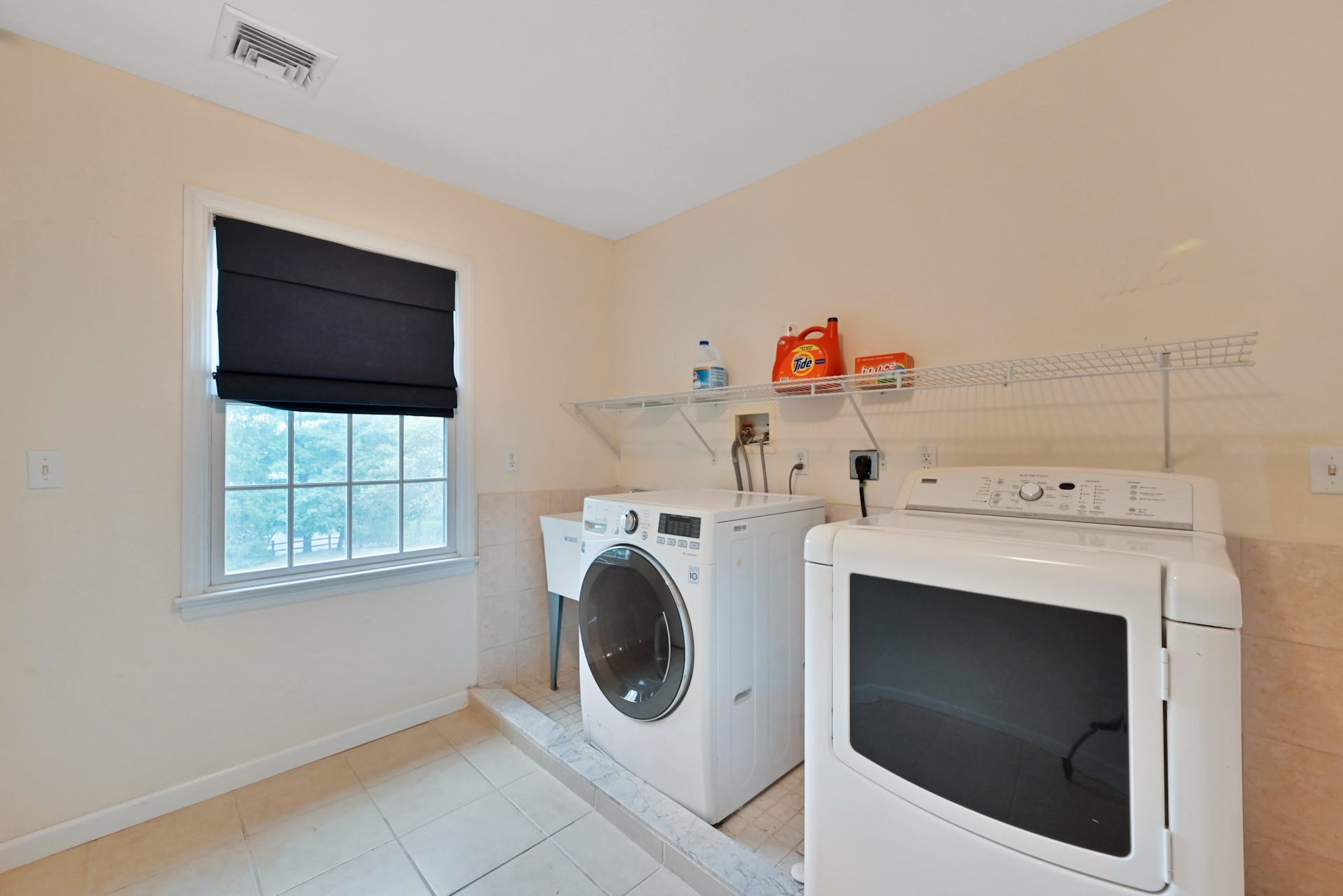 280 Airmount Ave