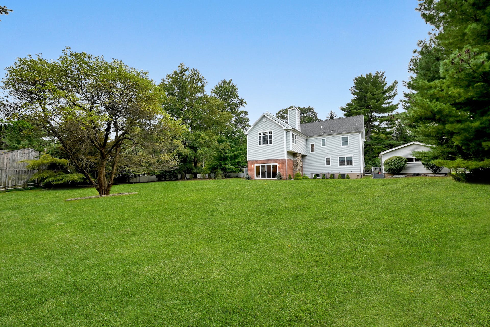 280 Airmount Ave