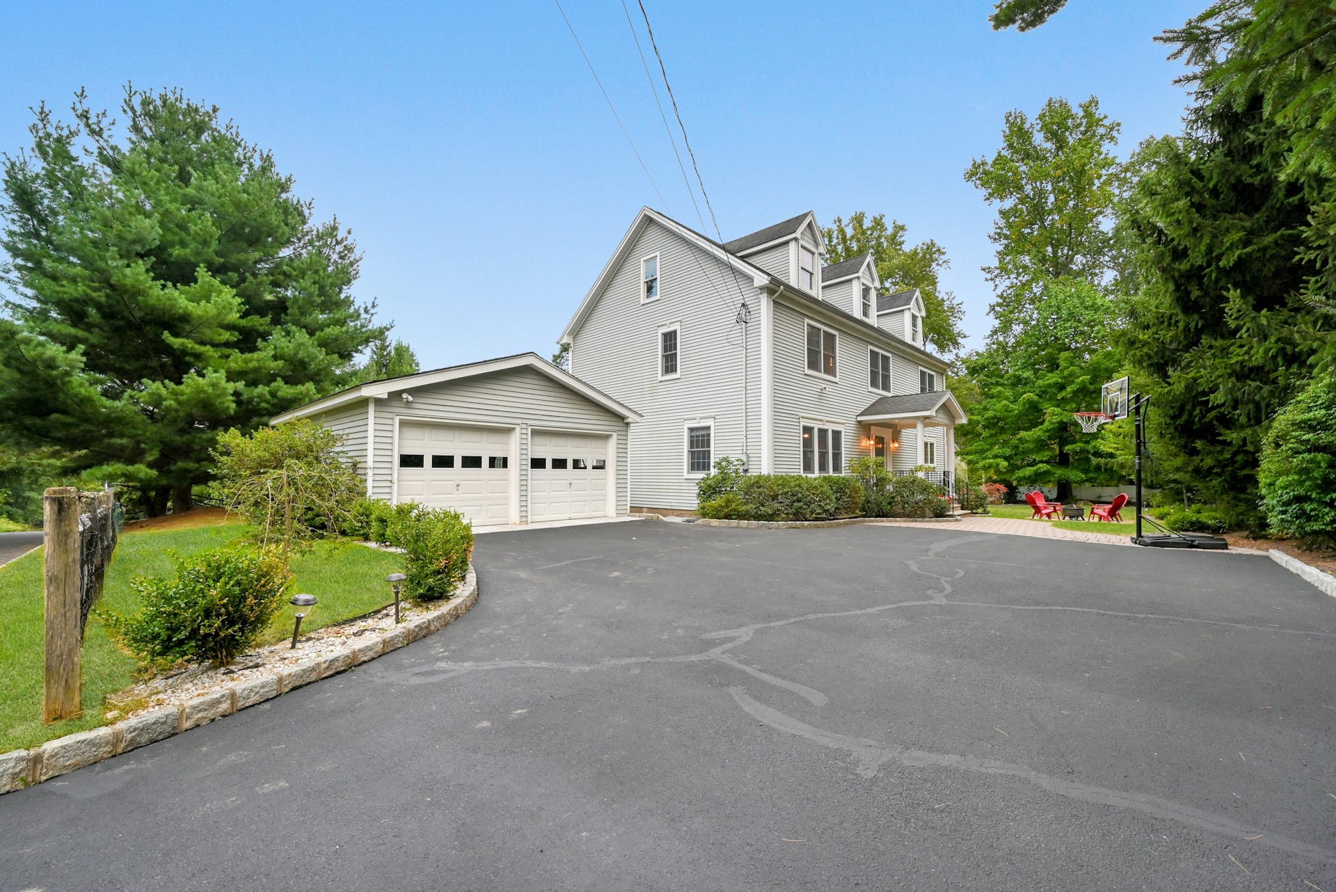 280 Airmount Ave