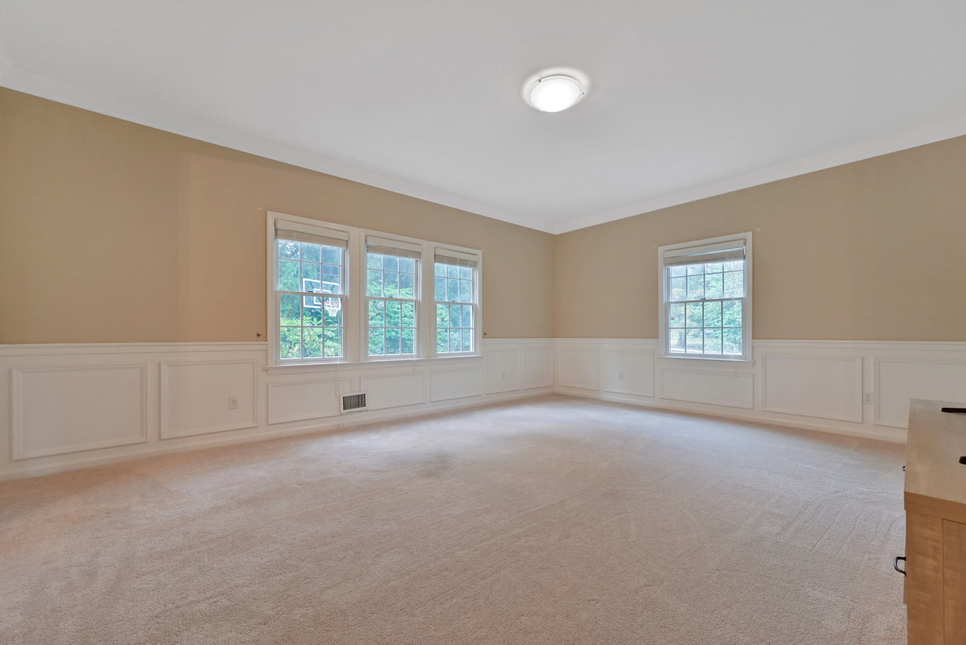 280 Airmount Ave