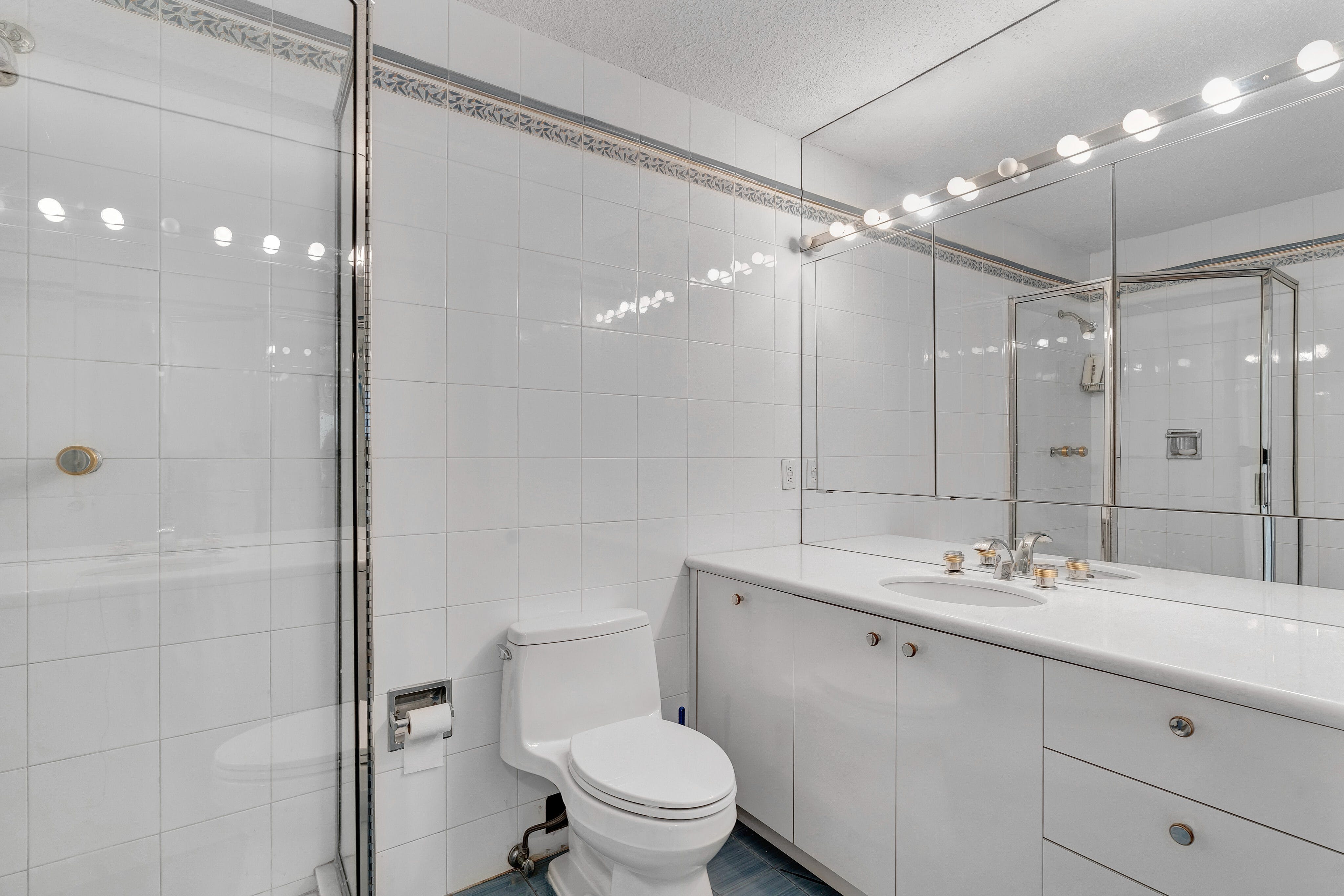 1600 Parker Avenue Unit# 15G/H