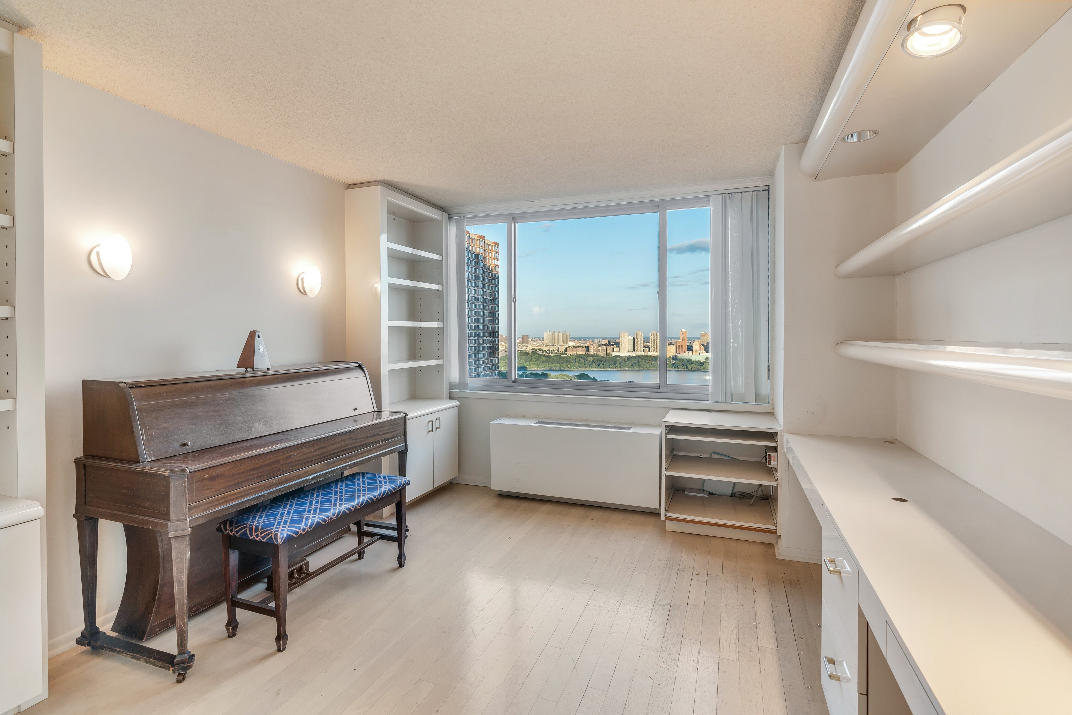 1600 Parker Avenue Unit# 15G/H