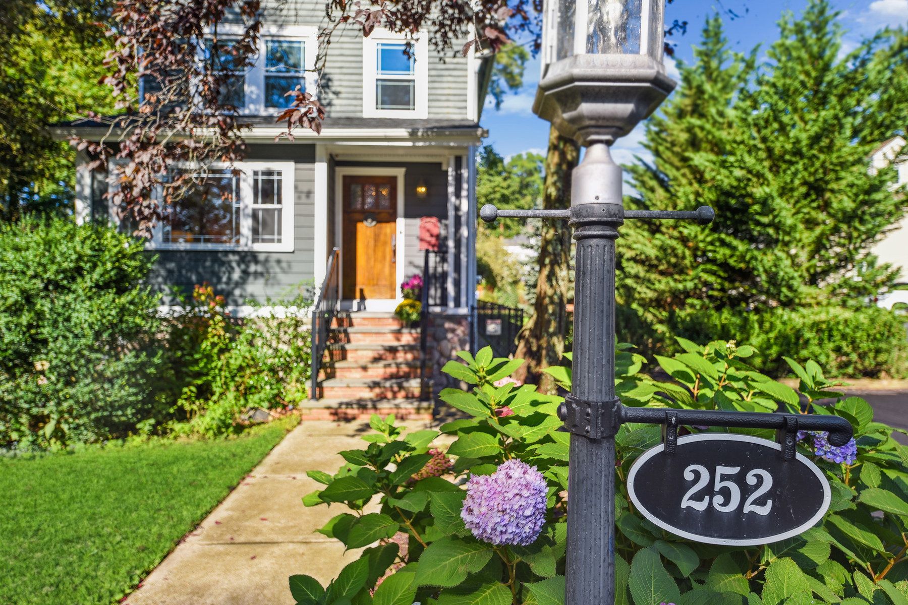 252 North Fullerton Avenue 