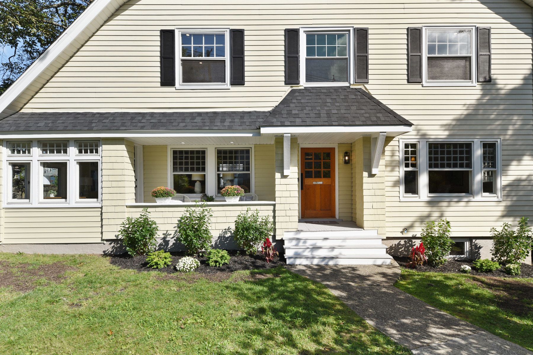 653 Valley Road