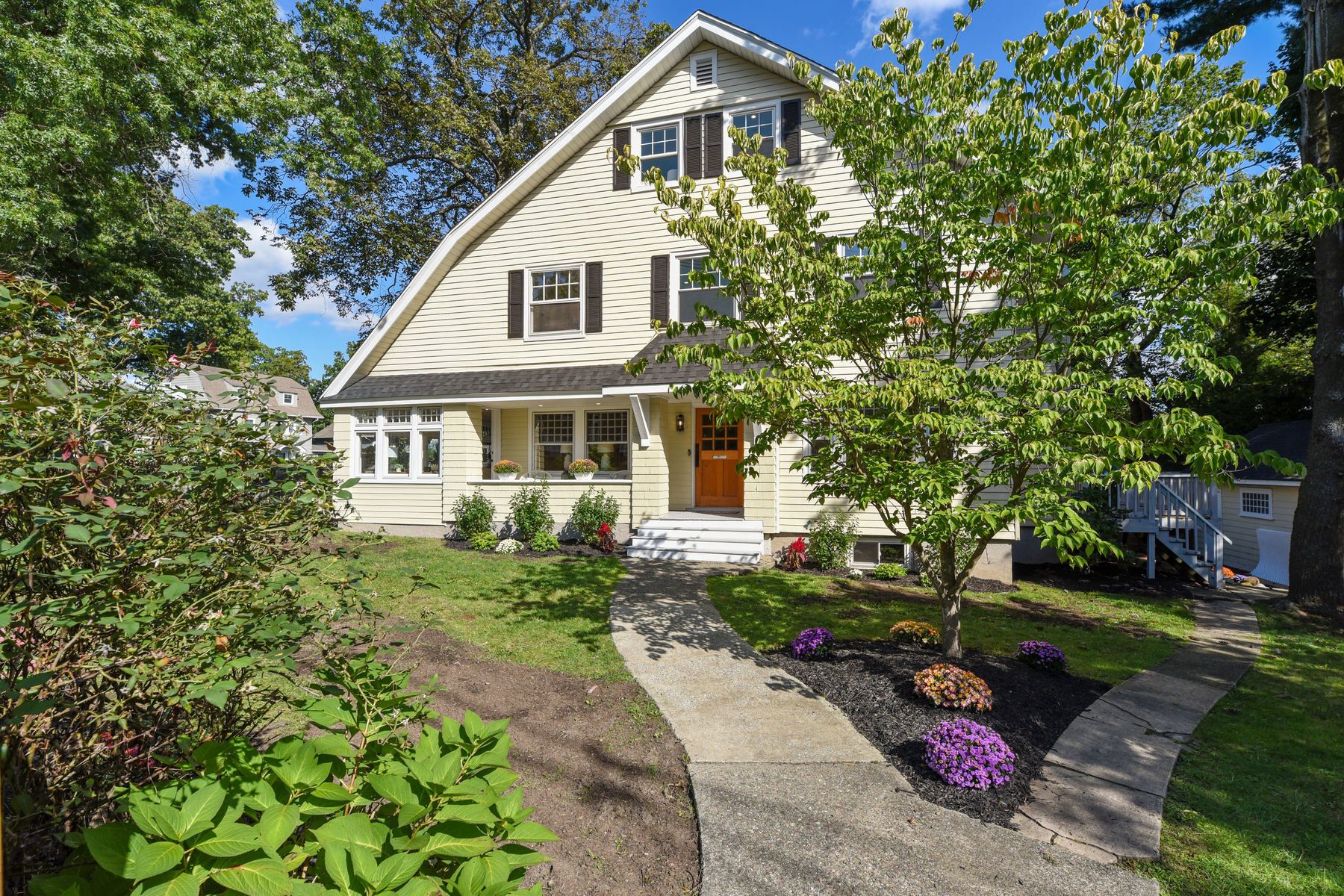 653 Valley Road