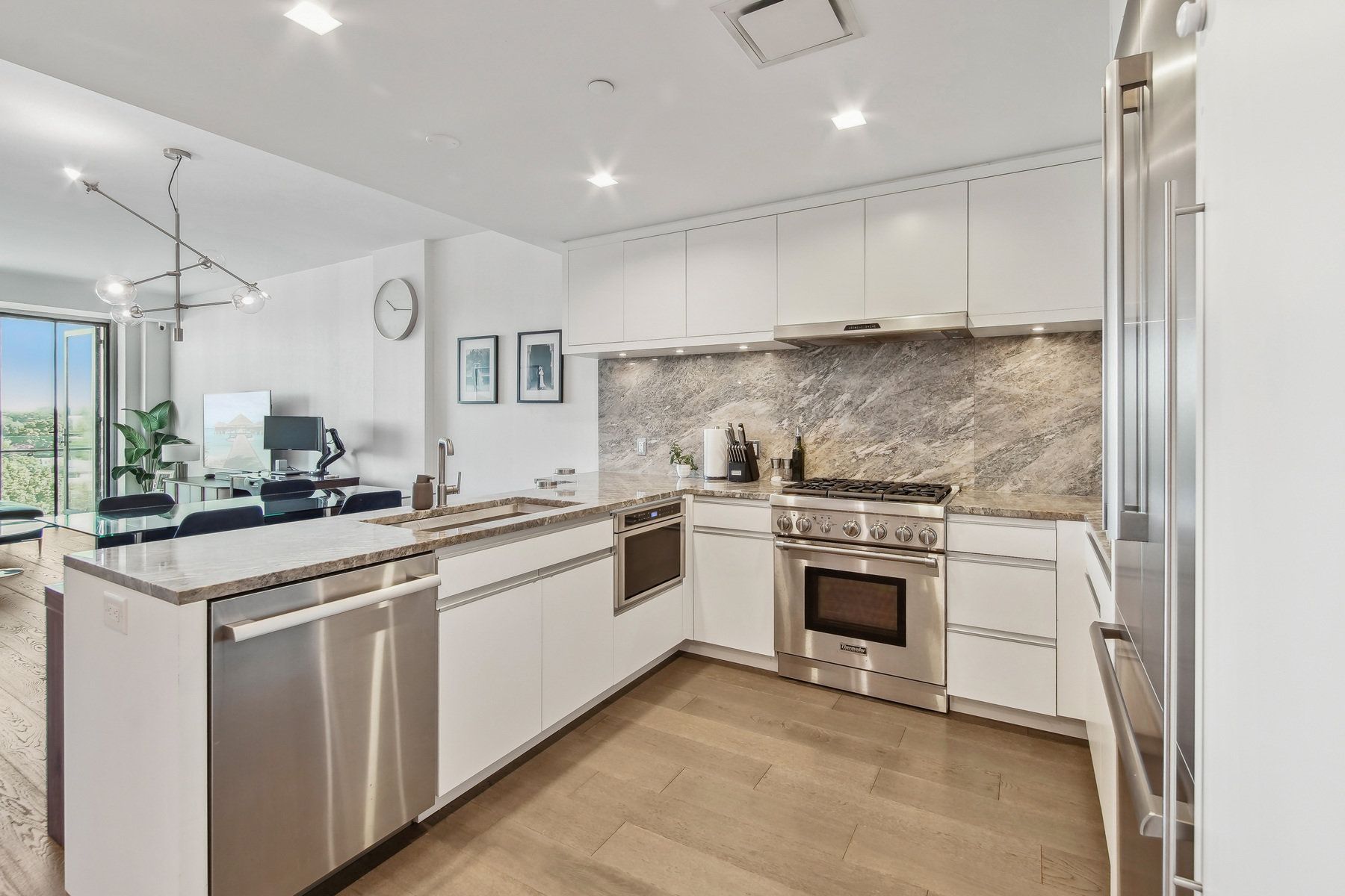 320 Adolphus Avenue Unit# 908