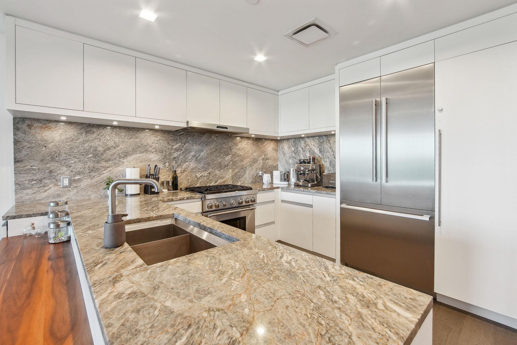 320 Adolphus Avenue Unit# 908
