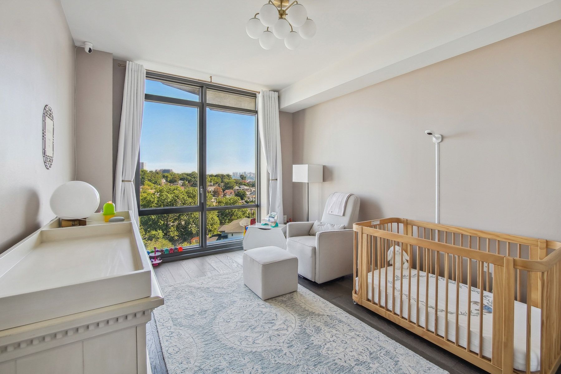 320 Adolphus Avenue Unit# 908