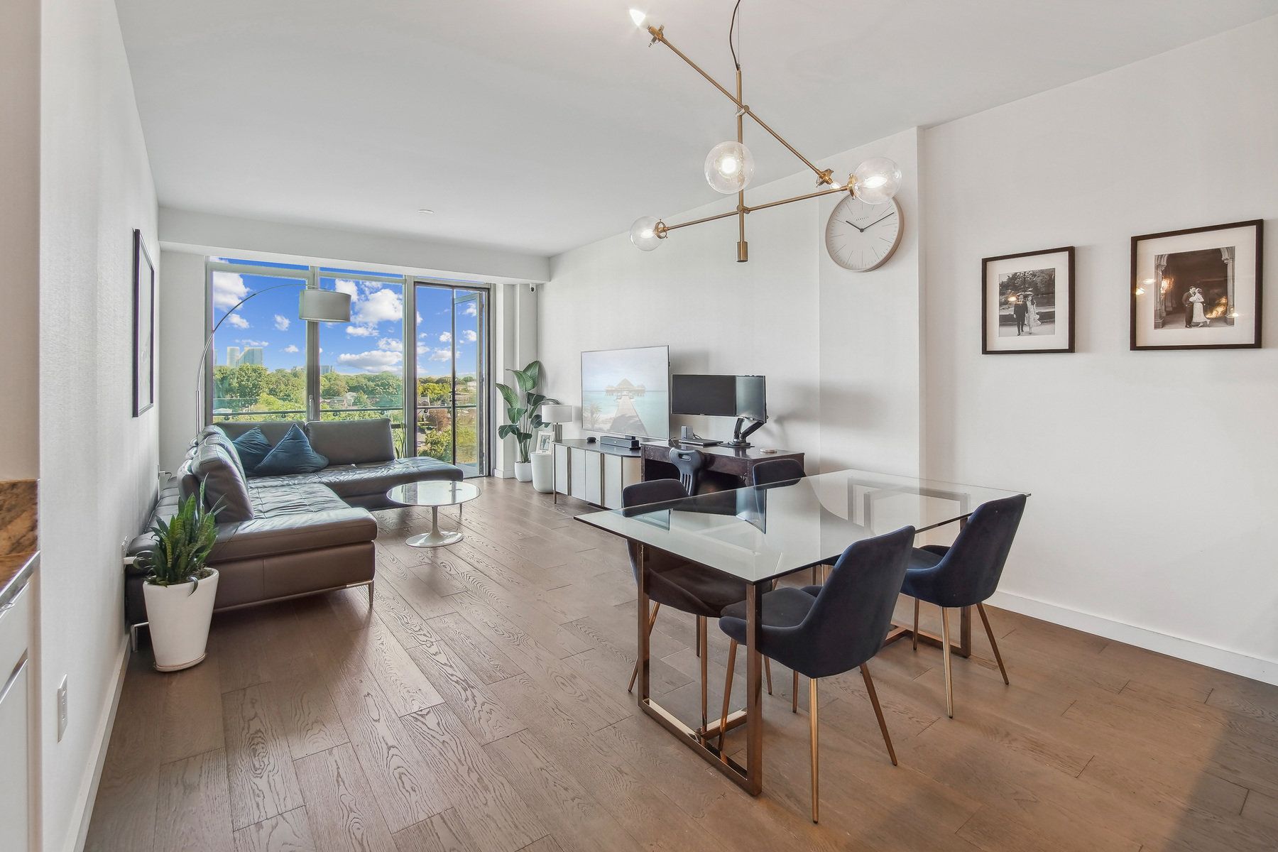 320 Adolphus Avenue Unit# 908