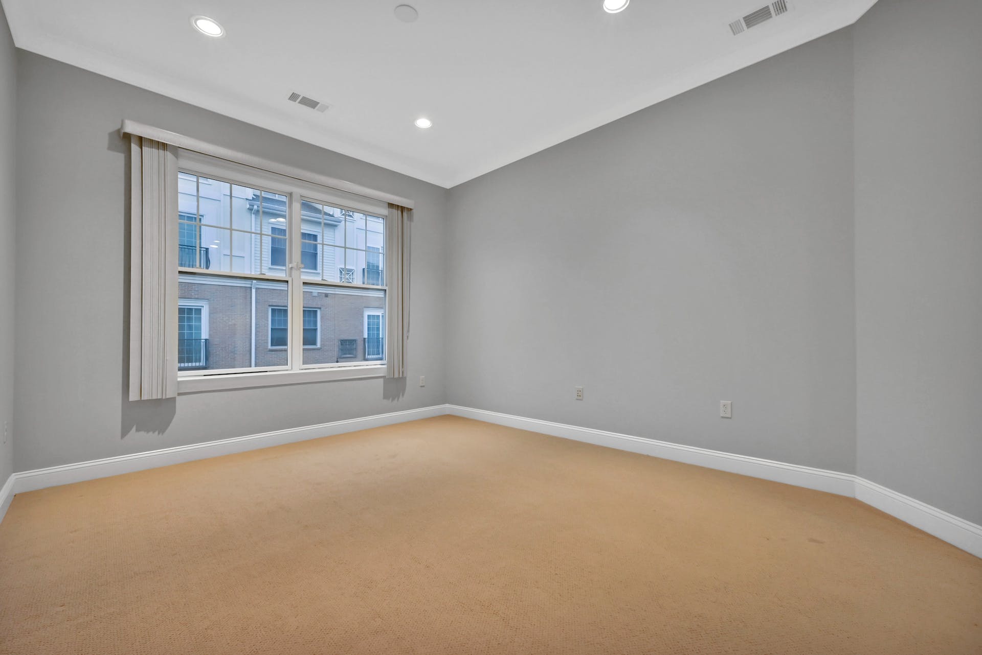 3208 The Plaza Unit# 3208