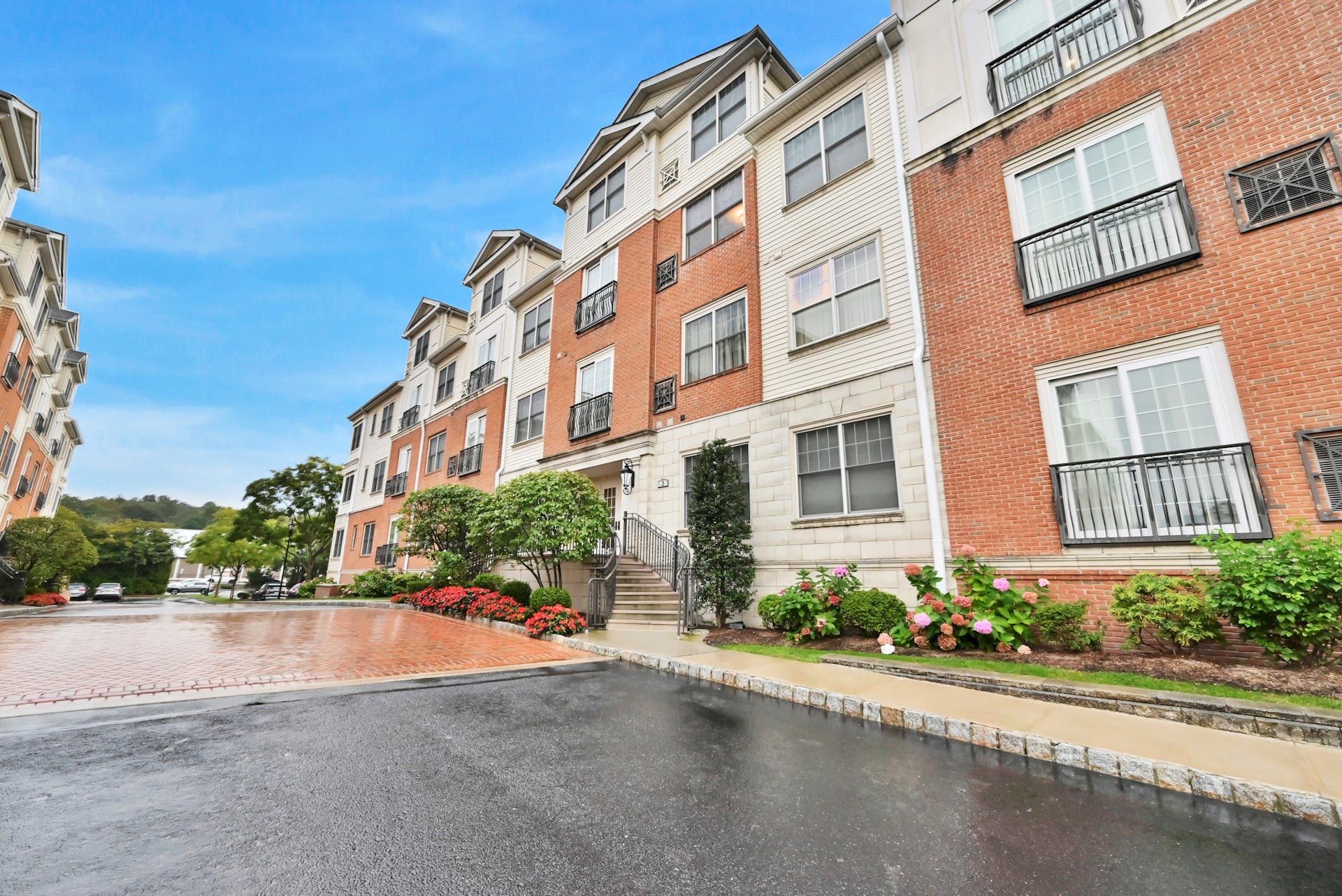 3208 The Plaza Unit# 3208