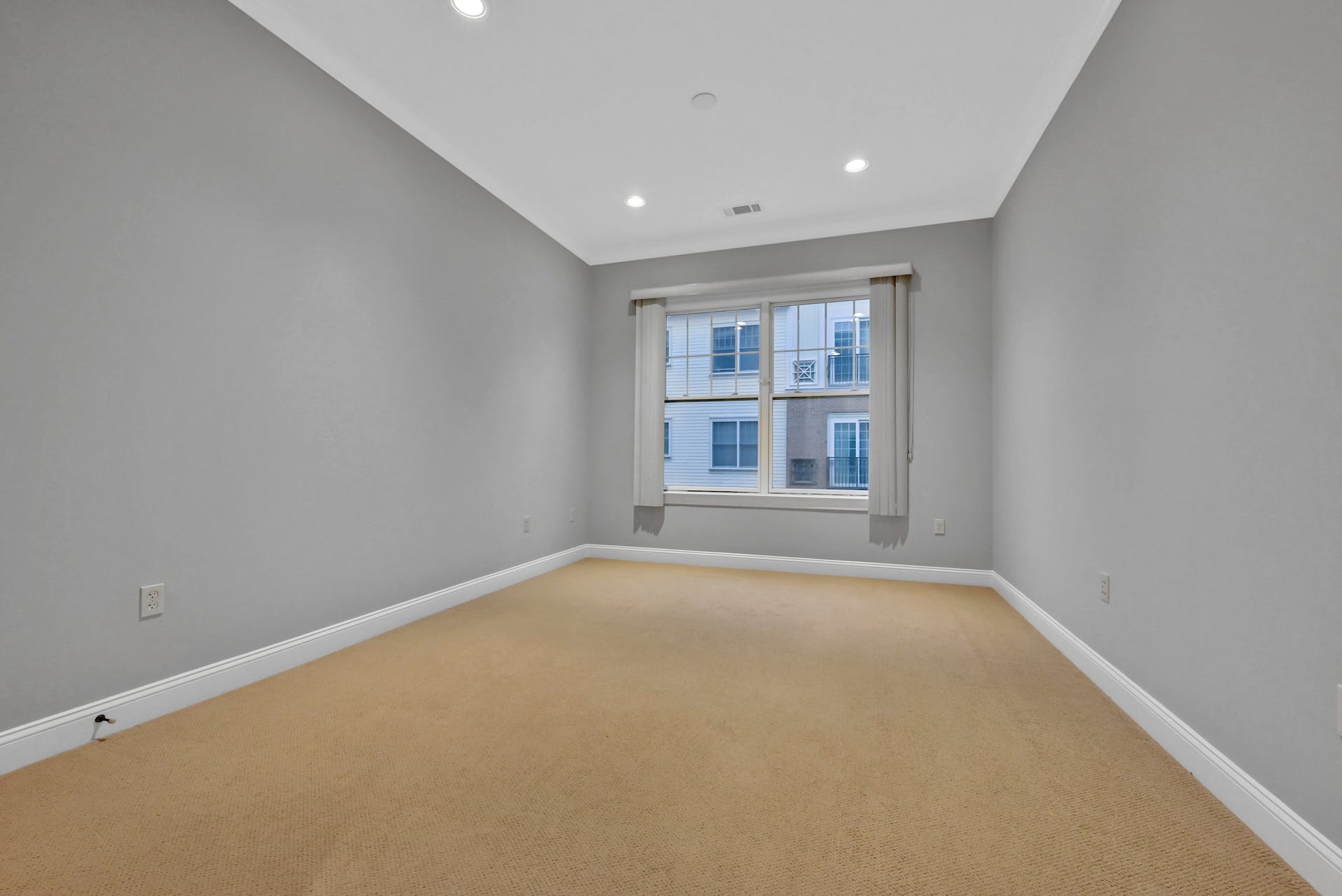 3208 The Plaza Unit# 3208