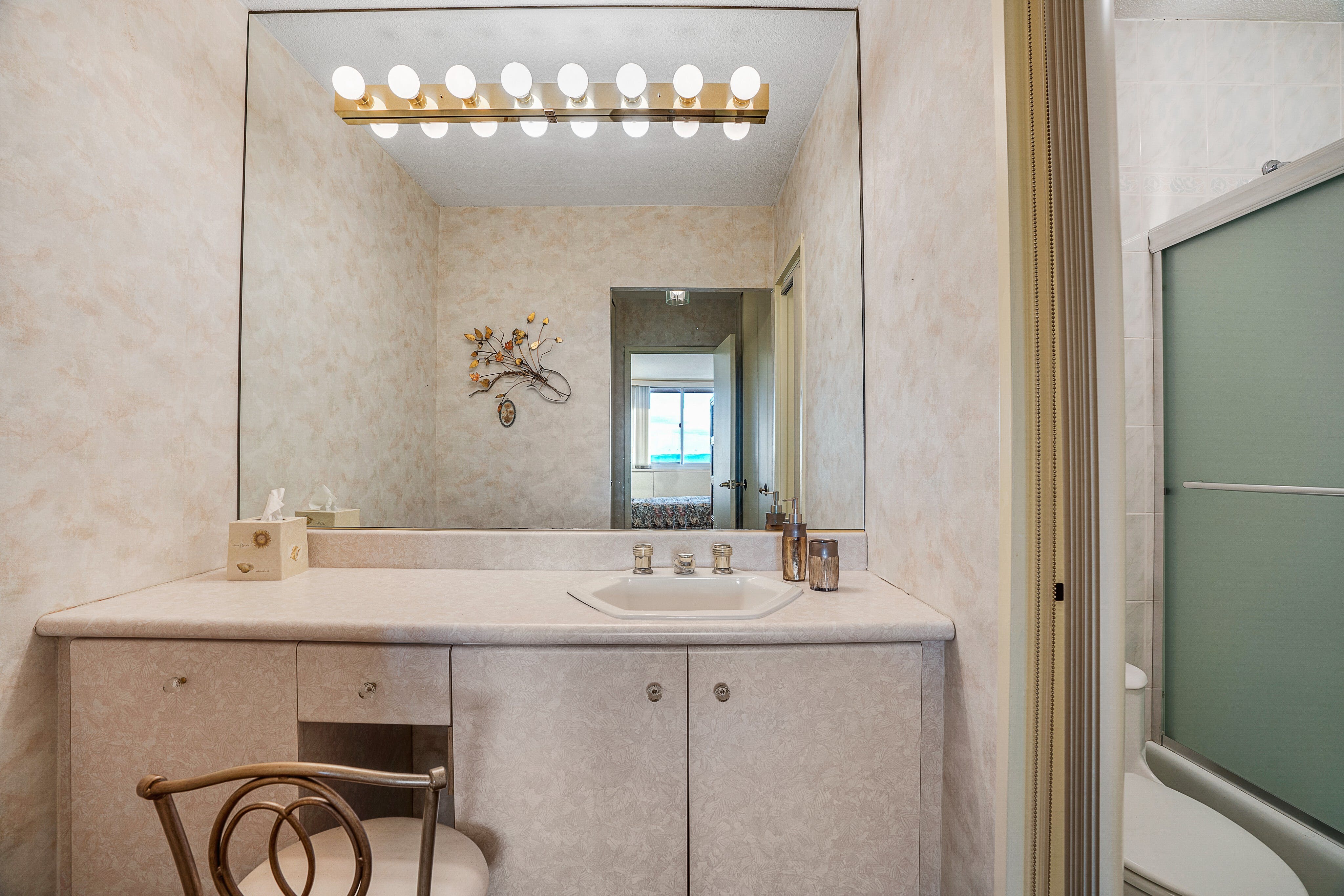 2150 Center Avenue Unit# 17D