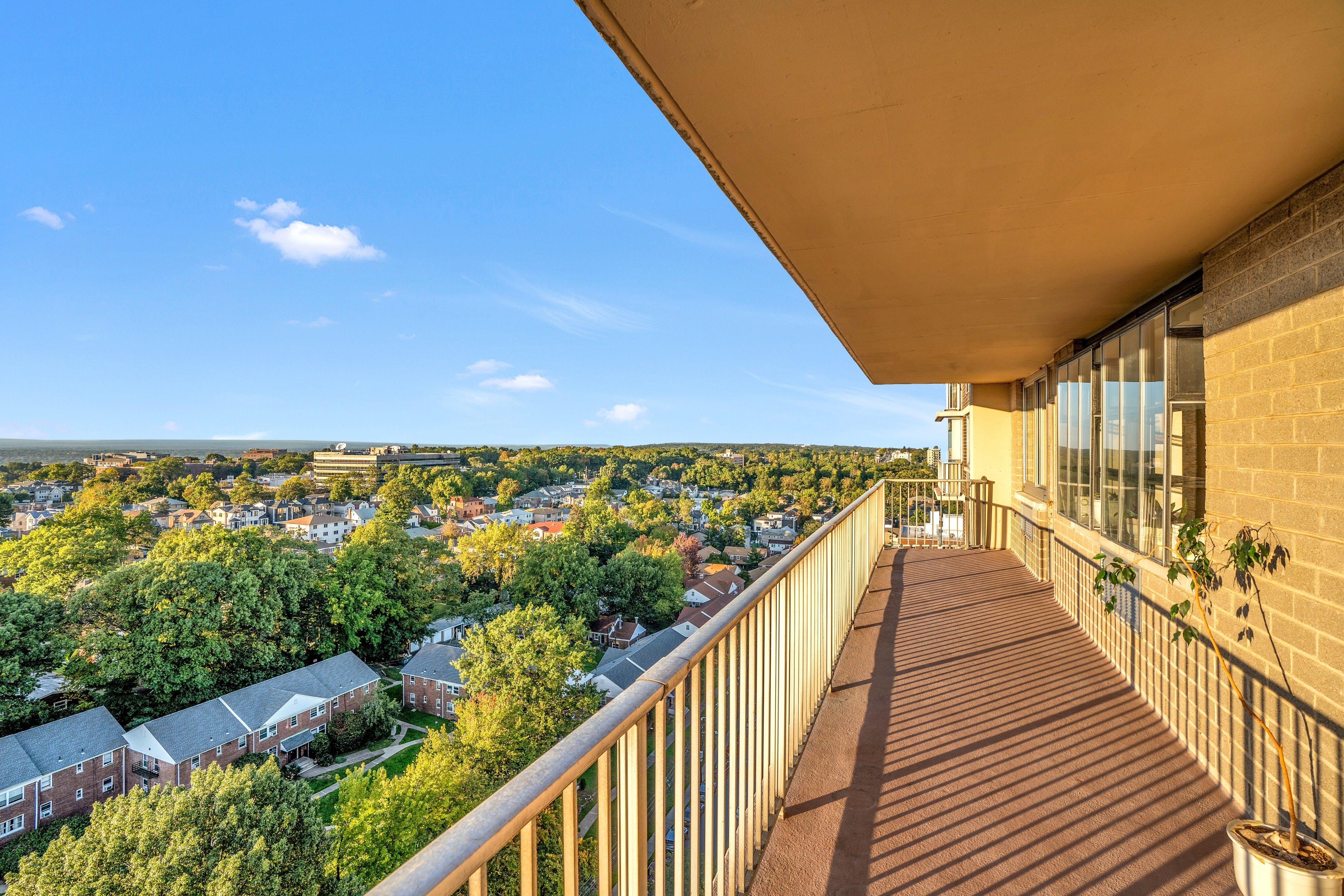 2150 Center Avenue Unit# 17D
