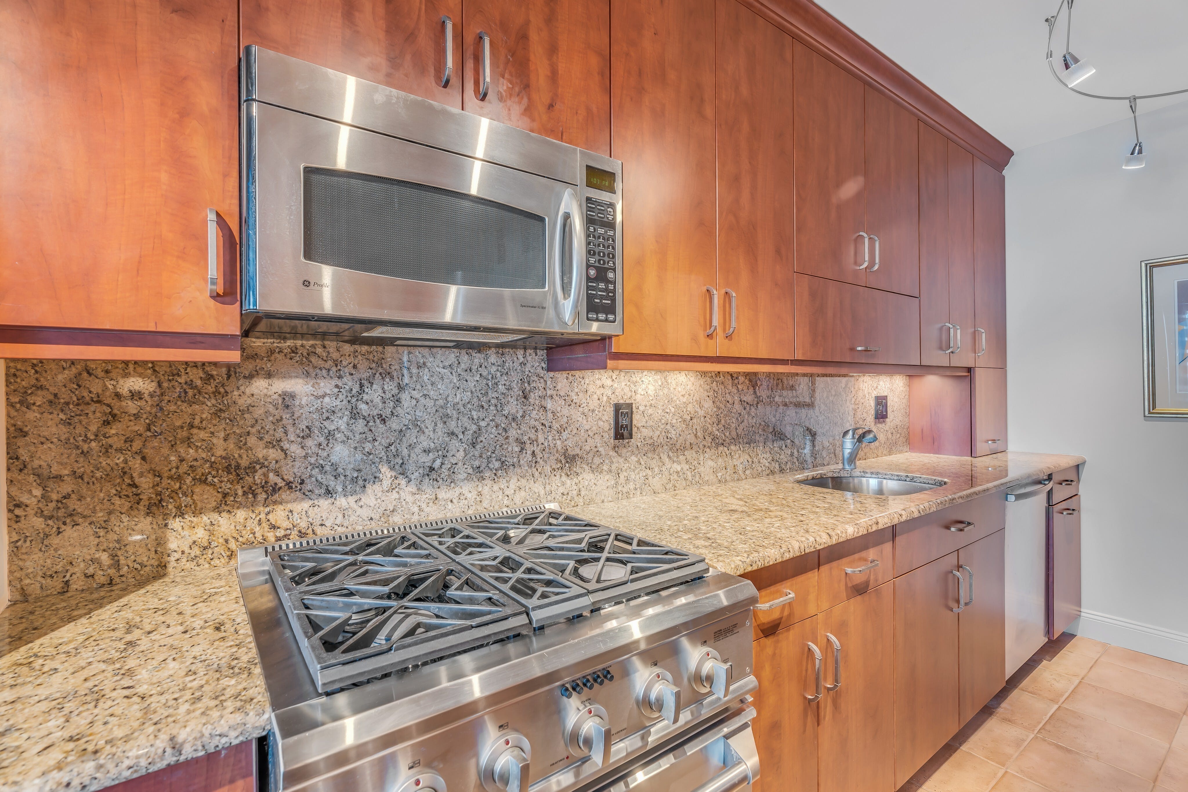 1530 Palisade Avenue Unit# 27B