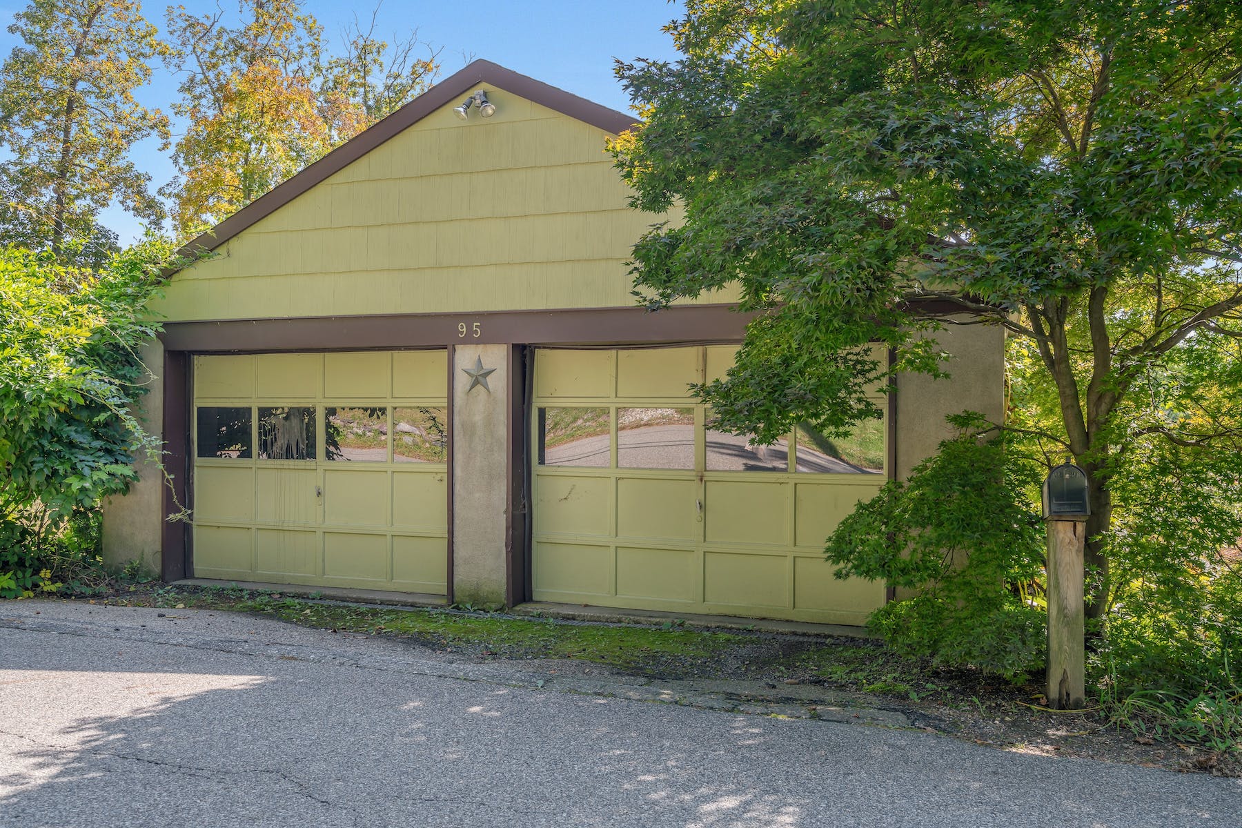 95 Bearfort Road 