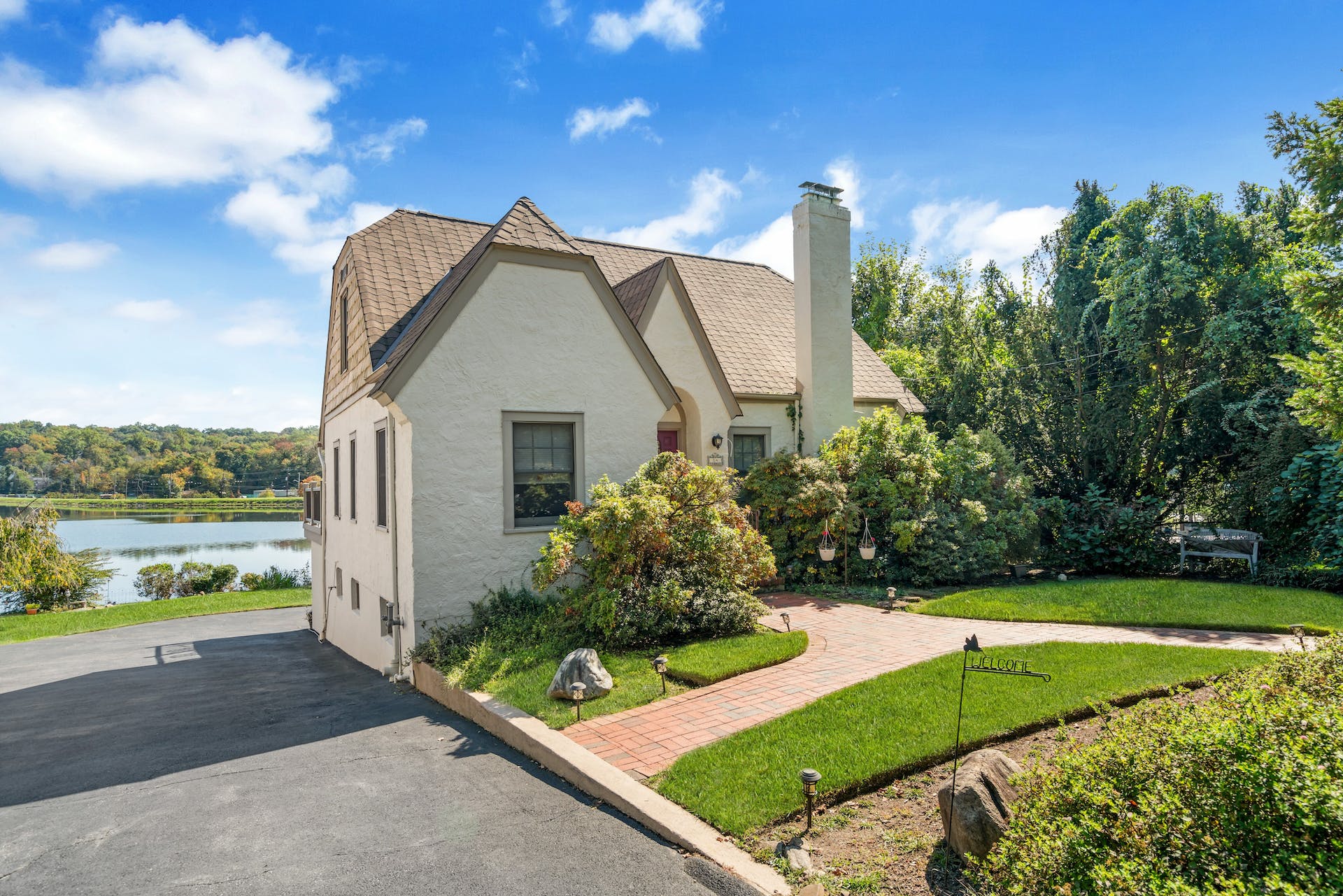 14 West Lake Drive 