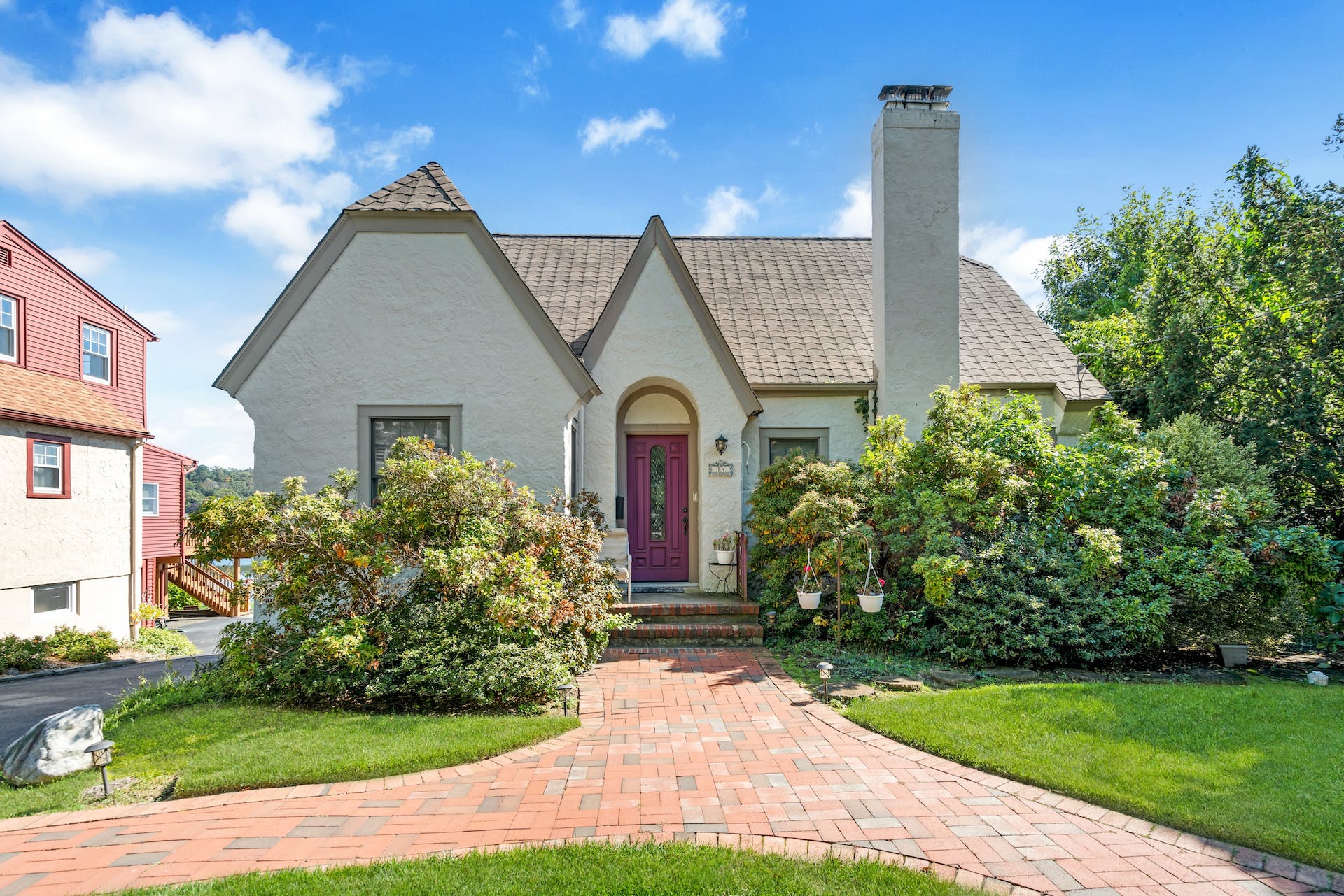 14 West Lake Drive 