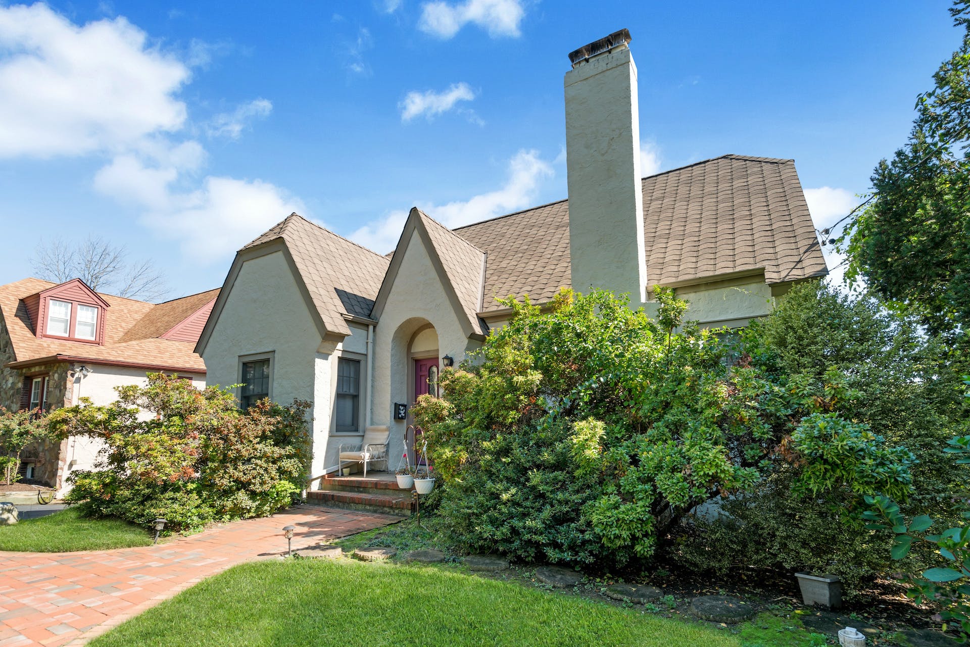 14 West Lake Drive 