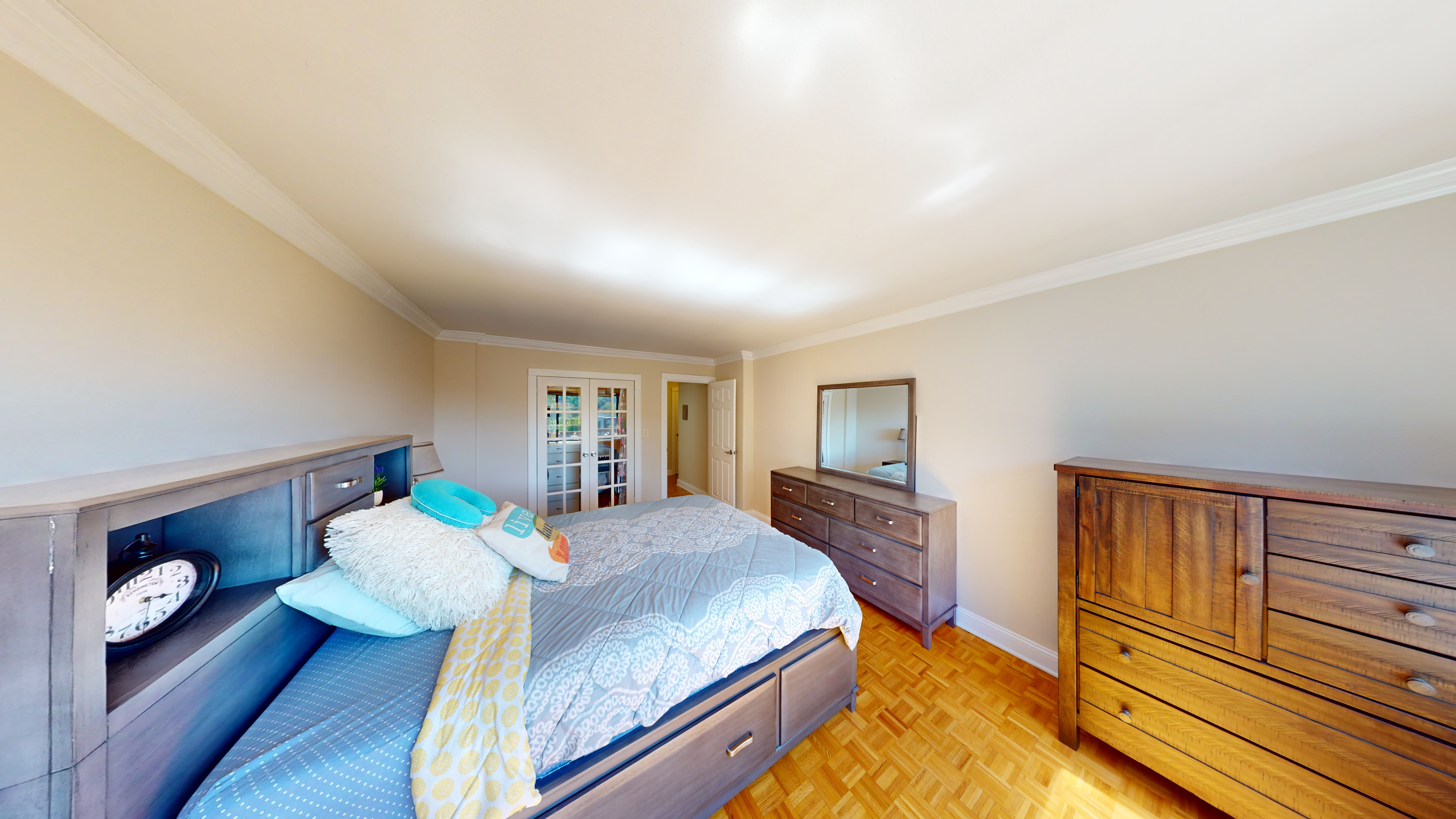 1375 River Road Unit# 5M