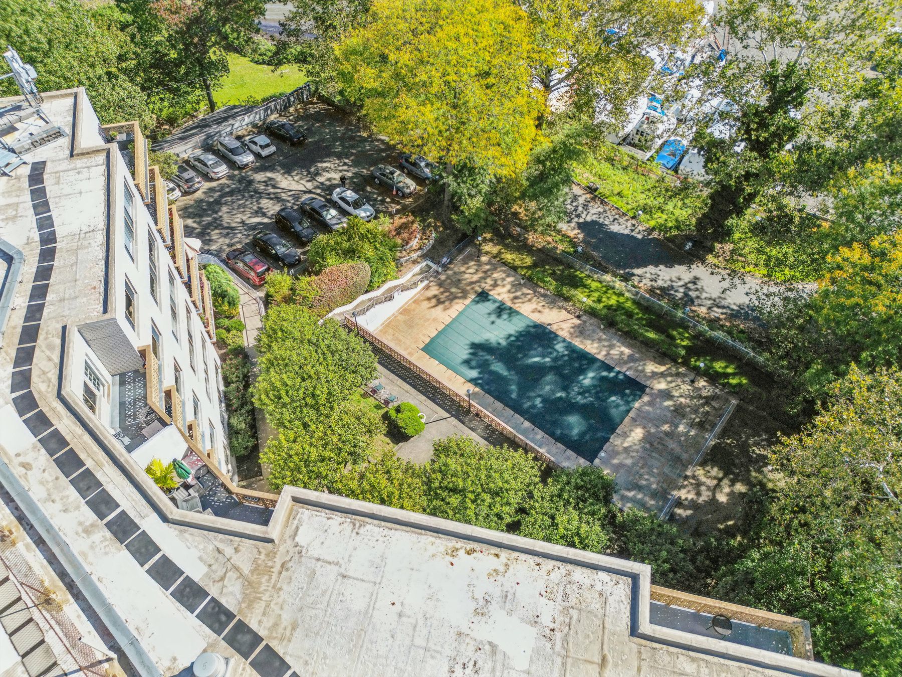 1375 River Road Unit# 5M